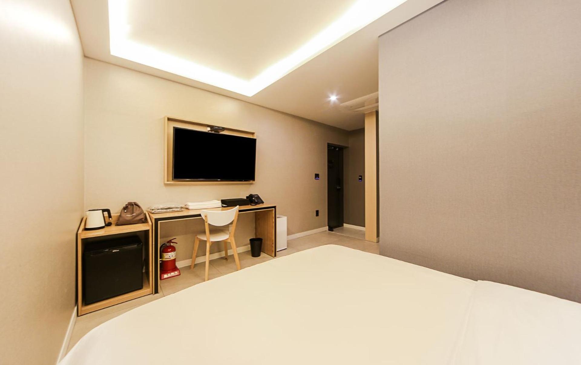Standard Double Room - Photo 3