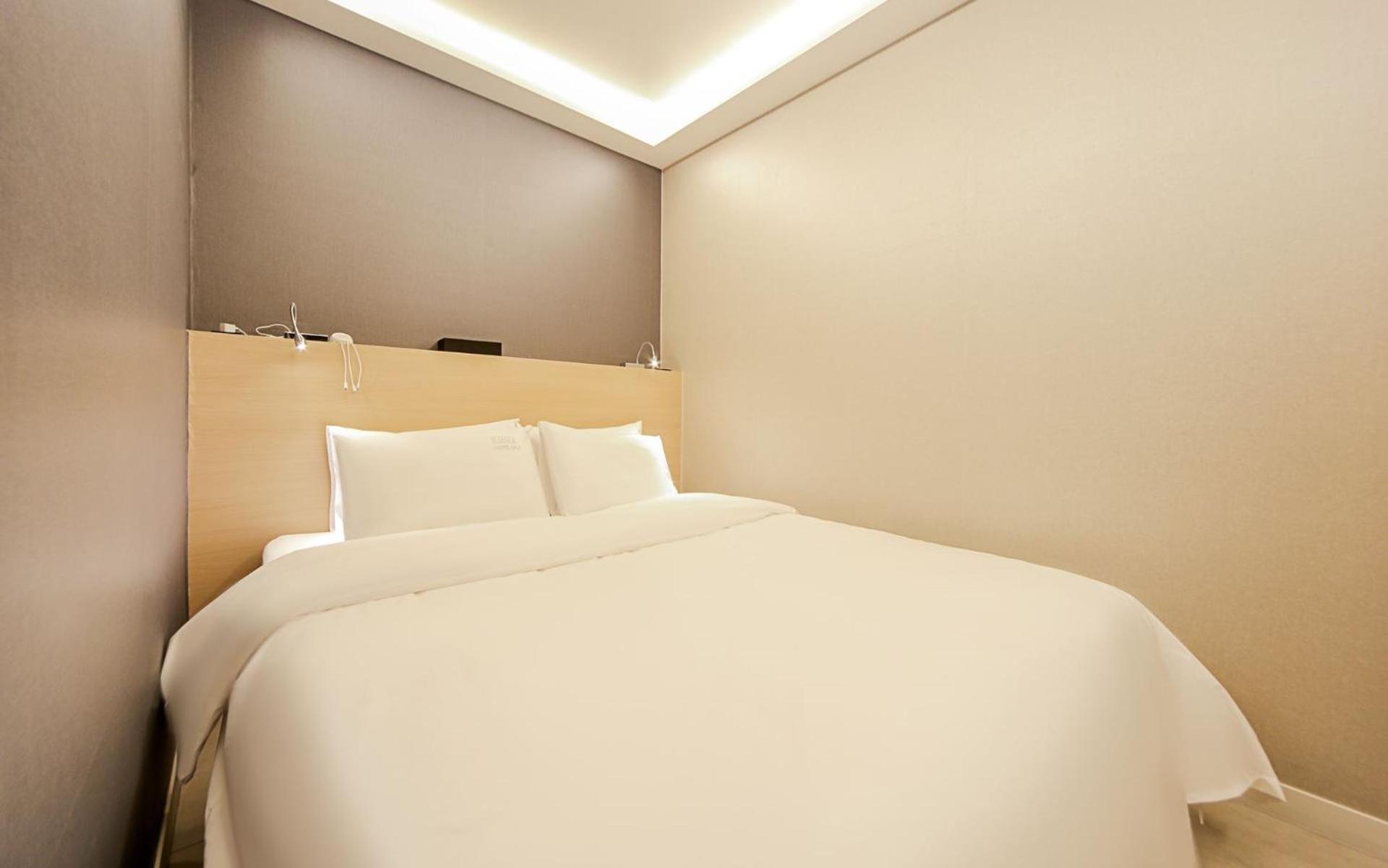 Standard Double Room - Photo 2