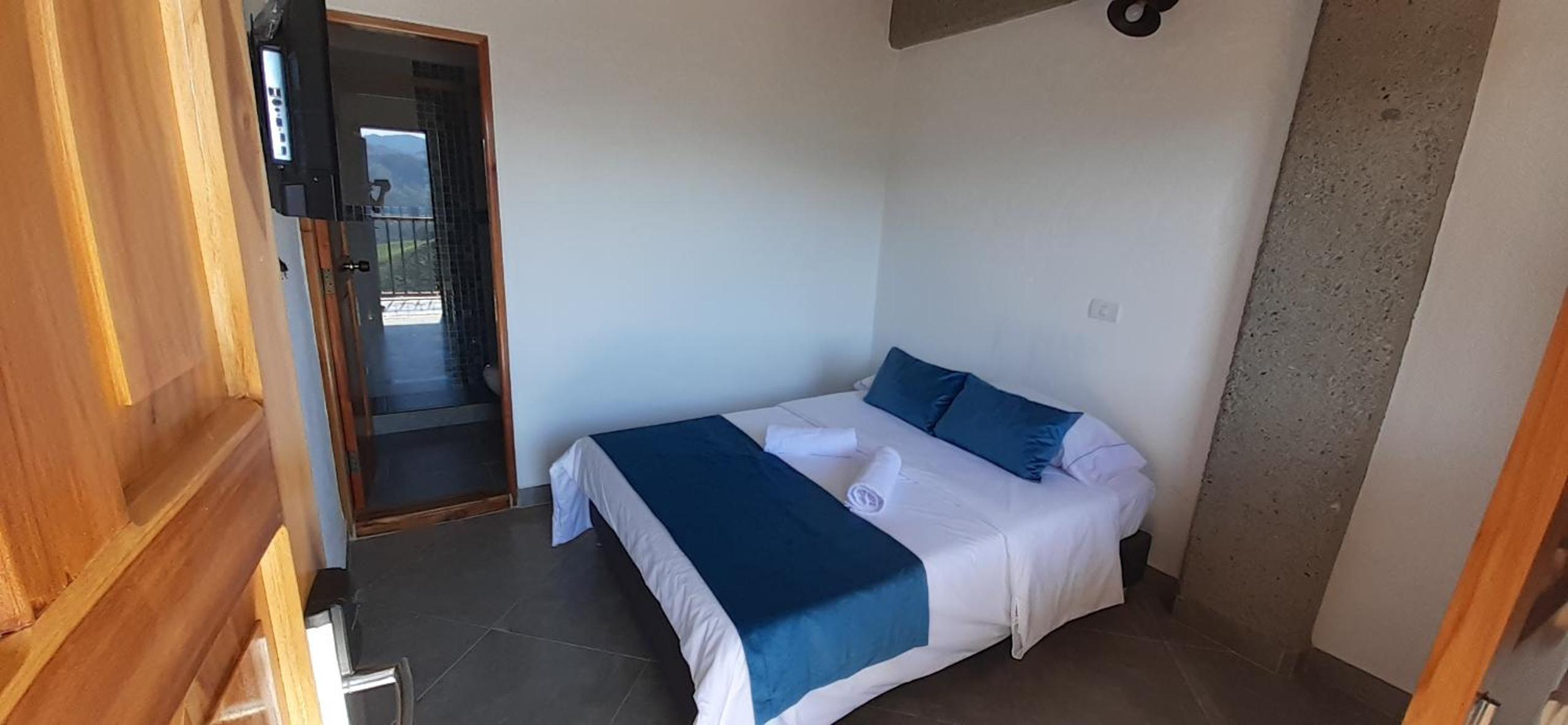 Large Single Room photo 3