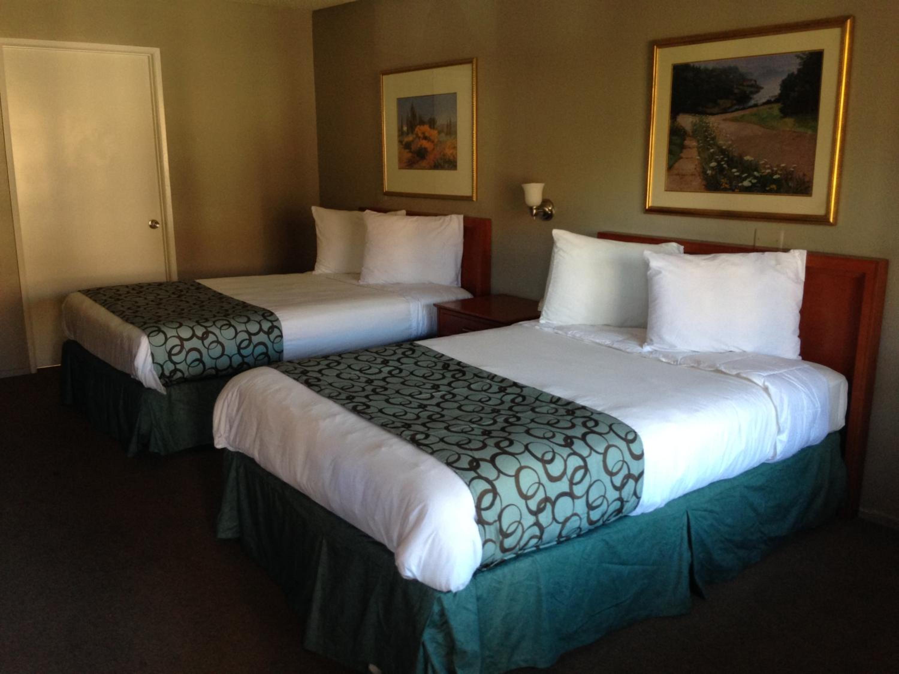Room with Two Queen Beds photo 1