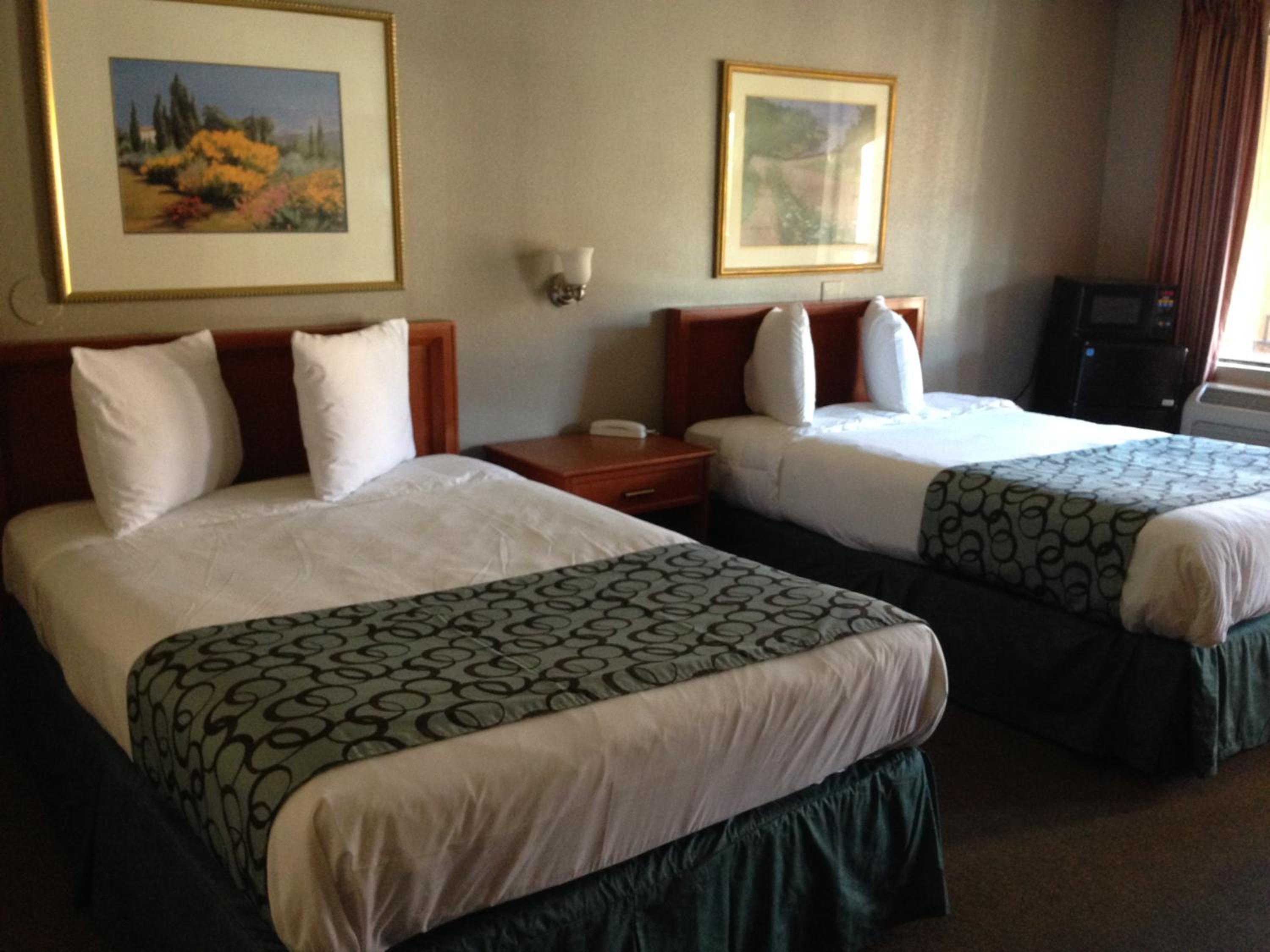 Room with Two Queen Beds photo 3