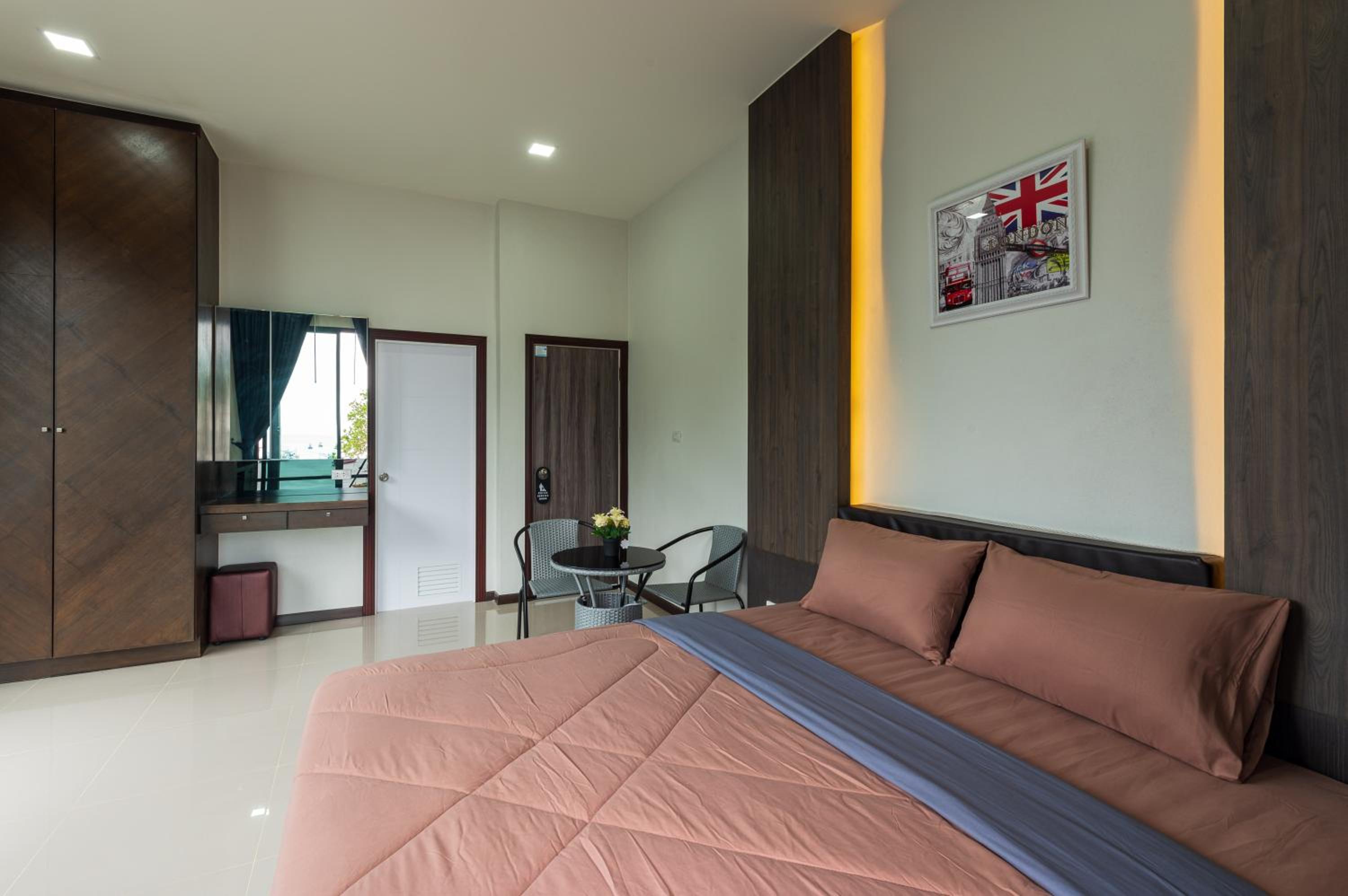 Deluxe Double Room with Balcony and Sea View - Photo 4
