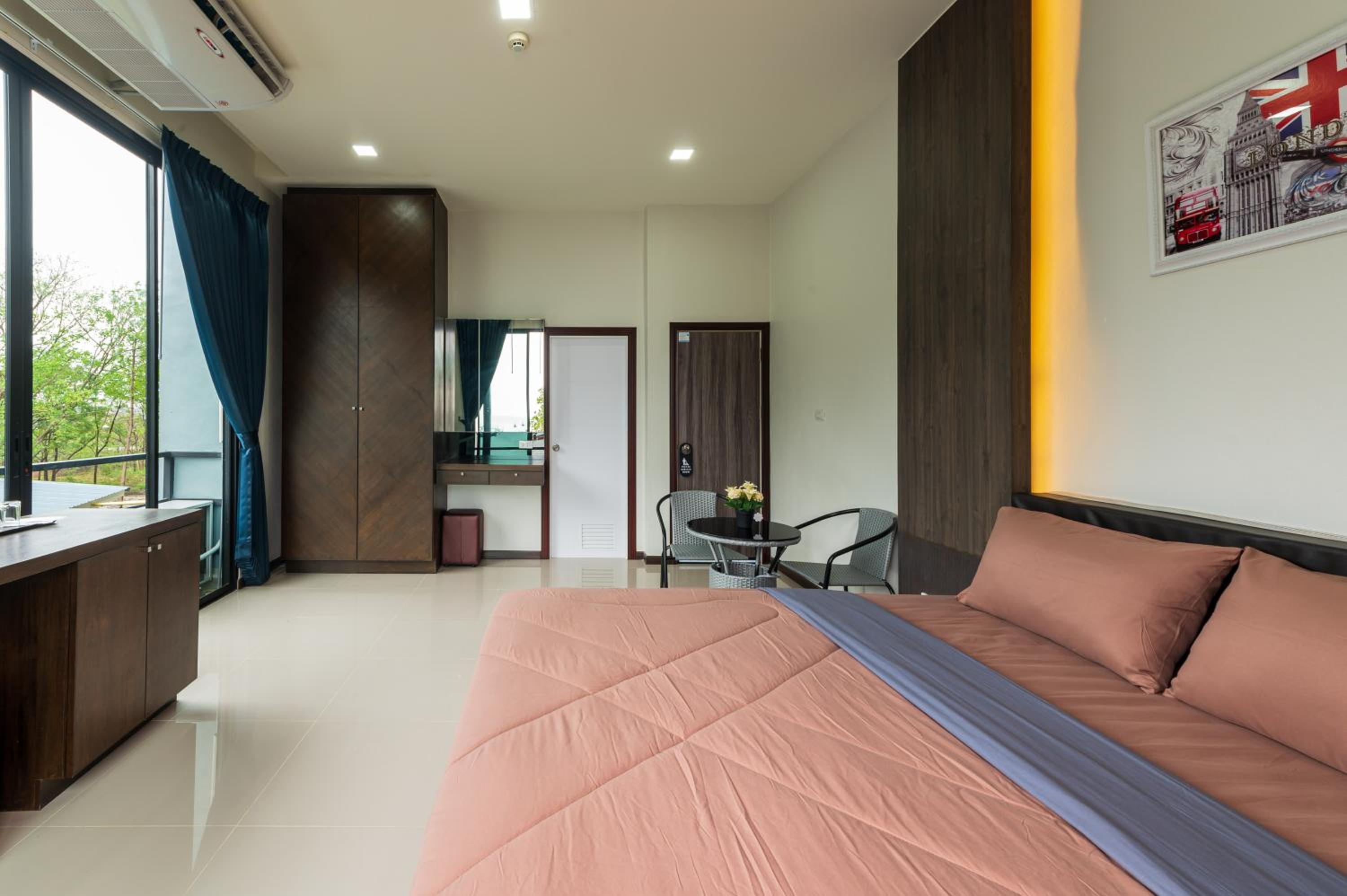 Deluxe Double Room with Balcony and Sea View - Photo 3