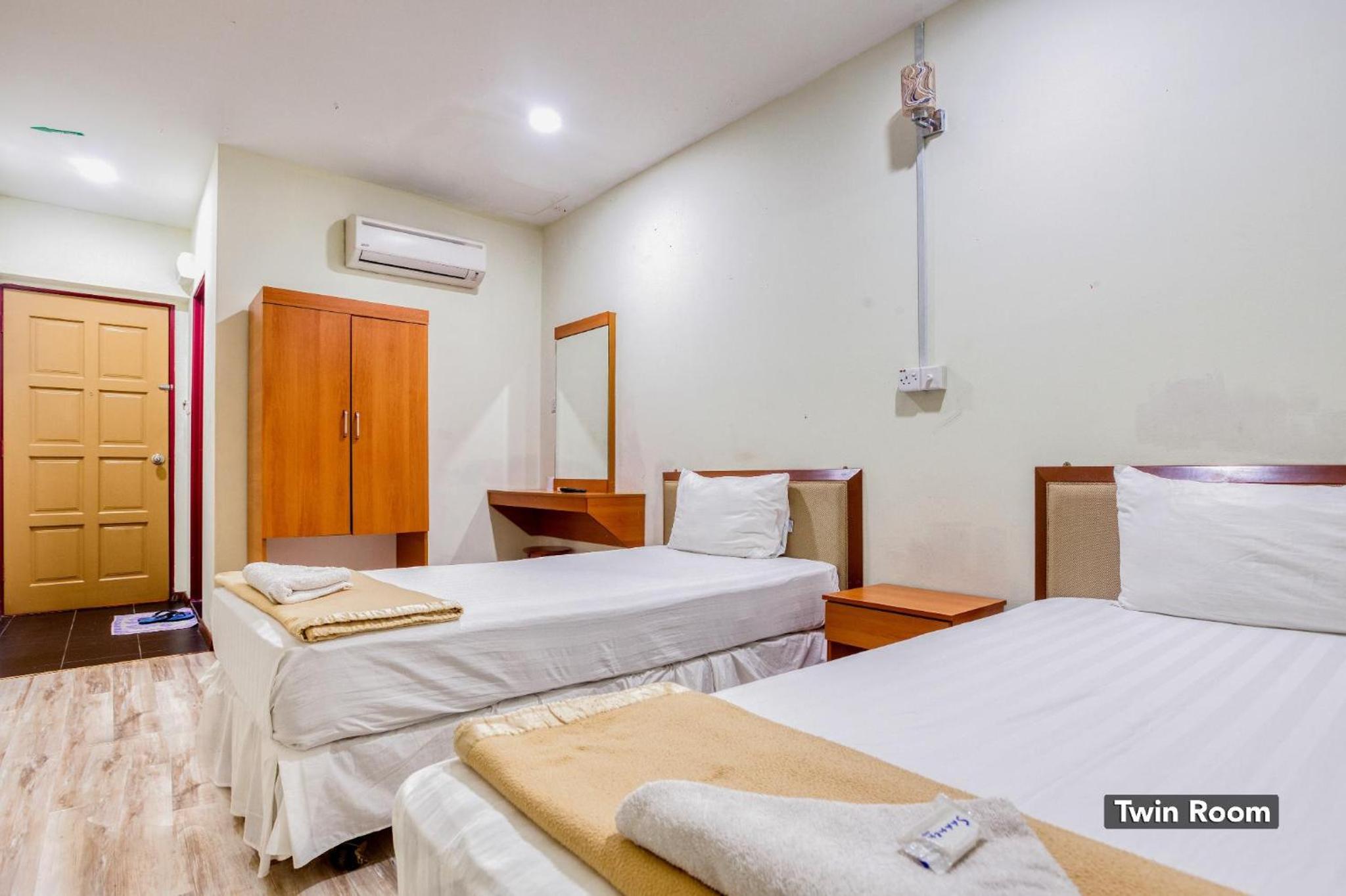 Standard Twin Room
