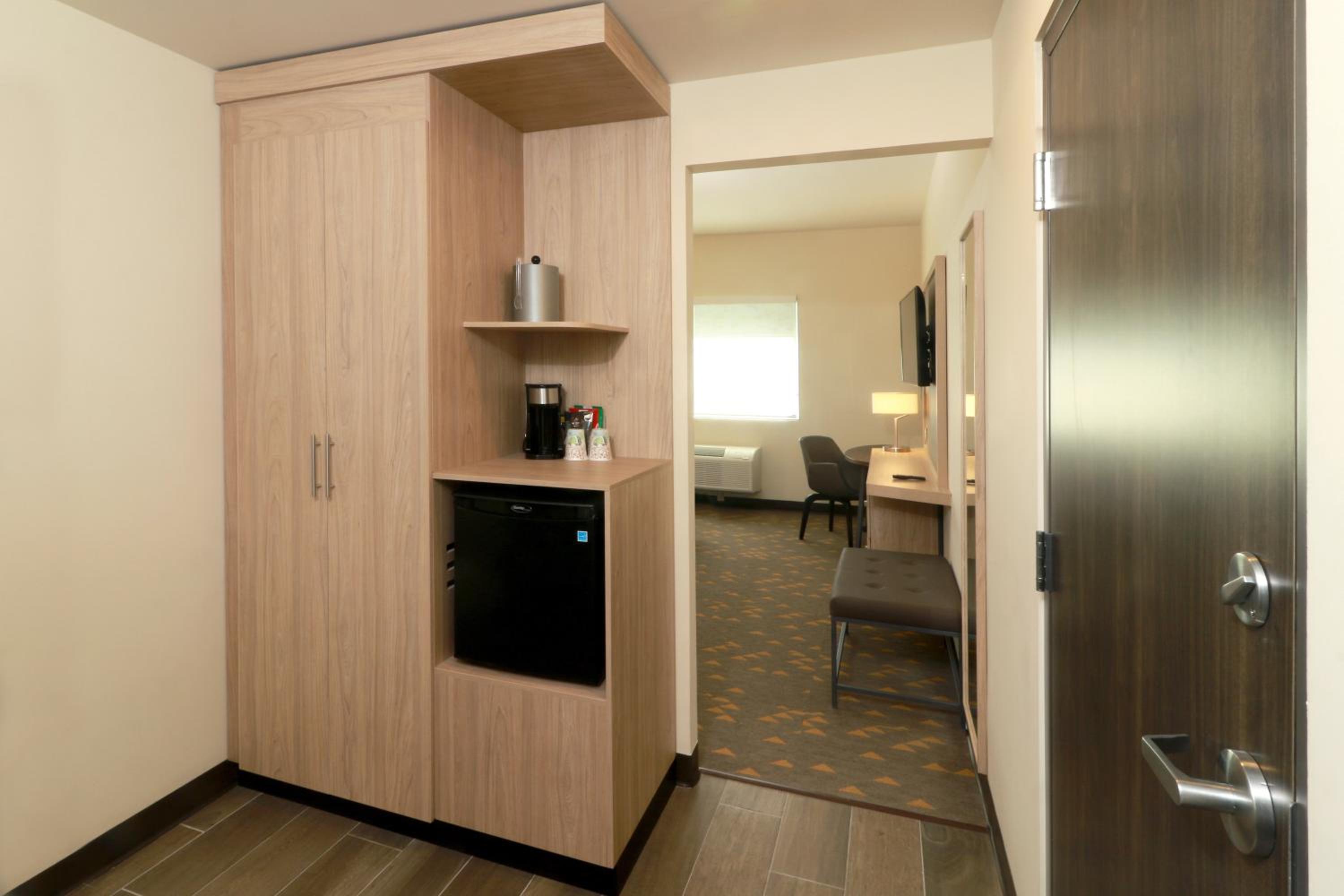 Standard King Room - Photo 1