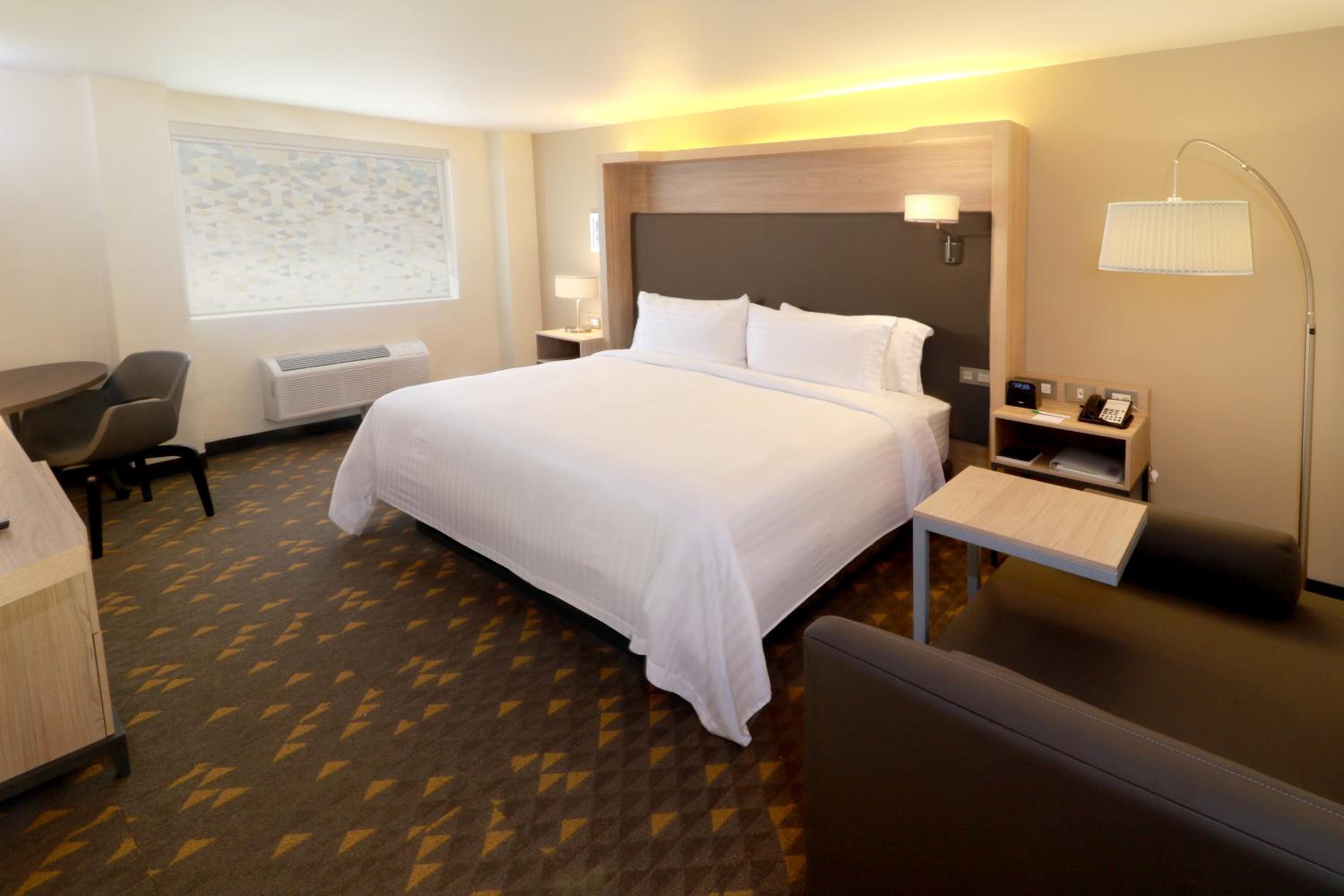 King Suite - Photo 2