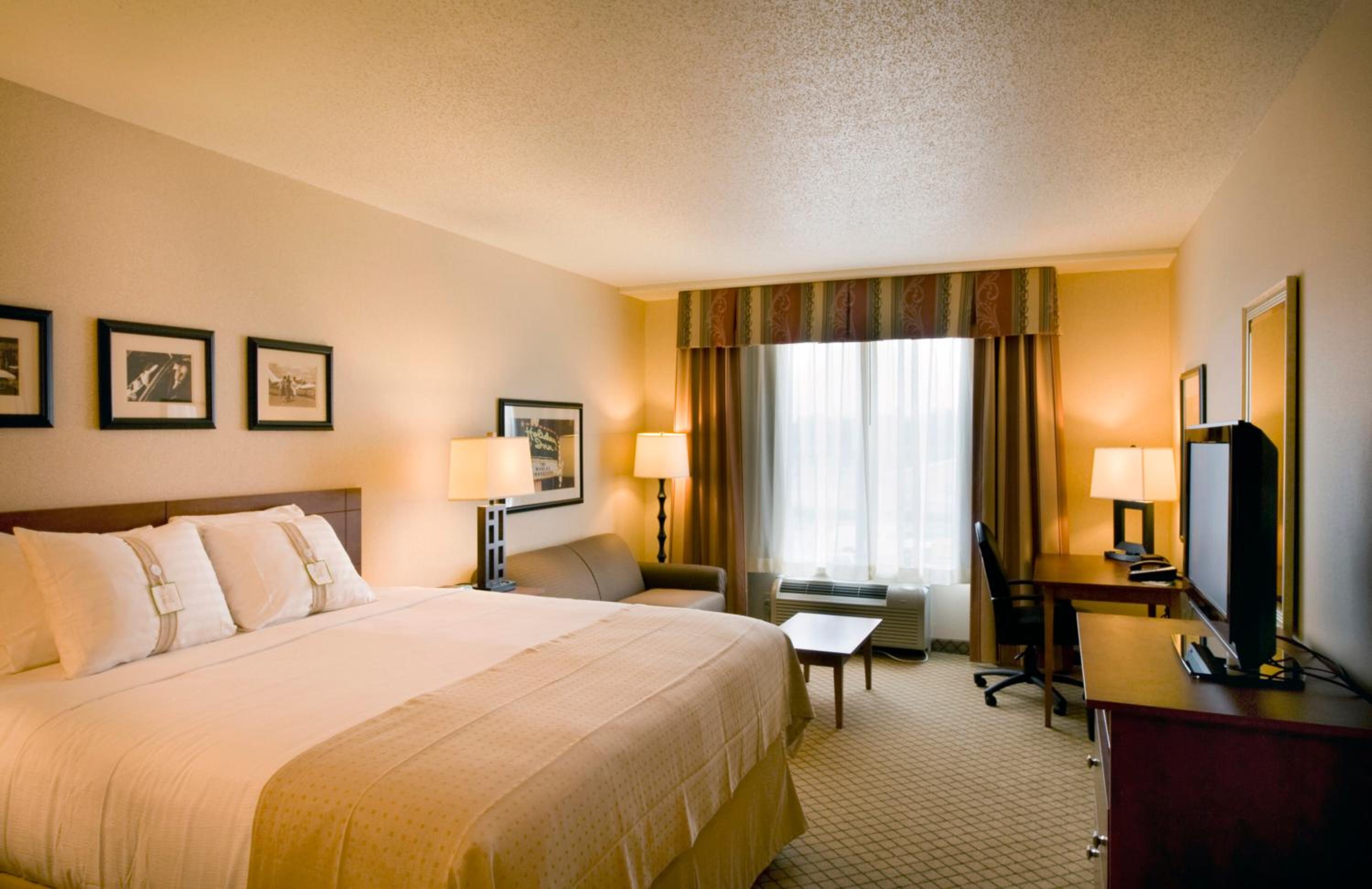 King Suite - Photo 1