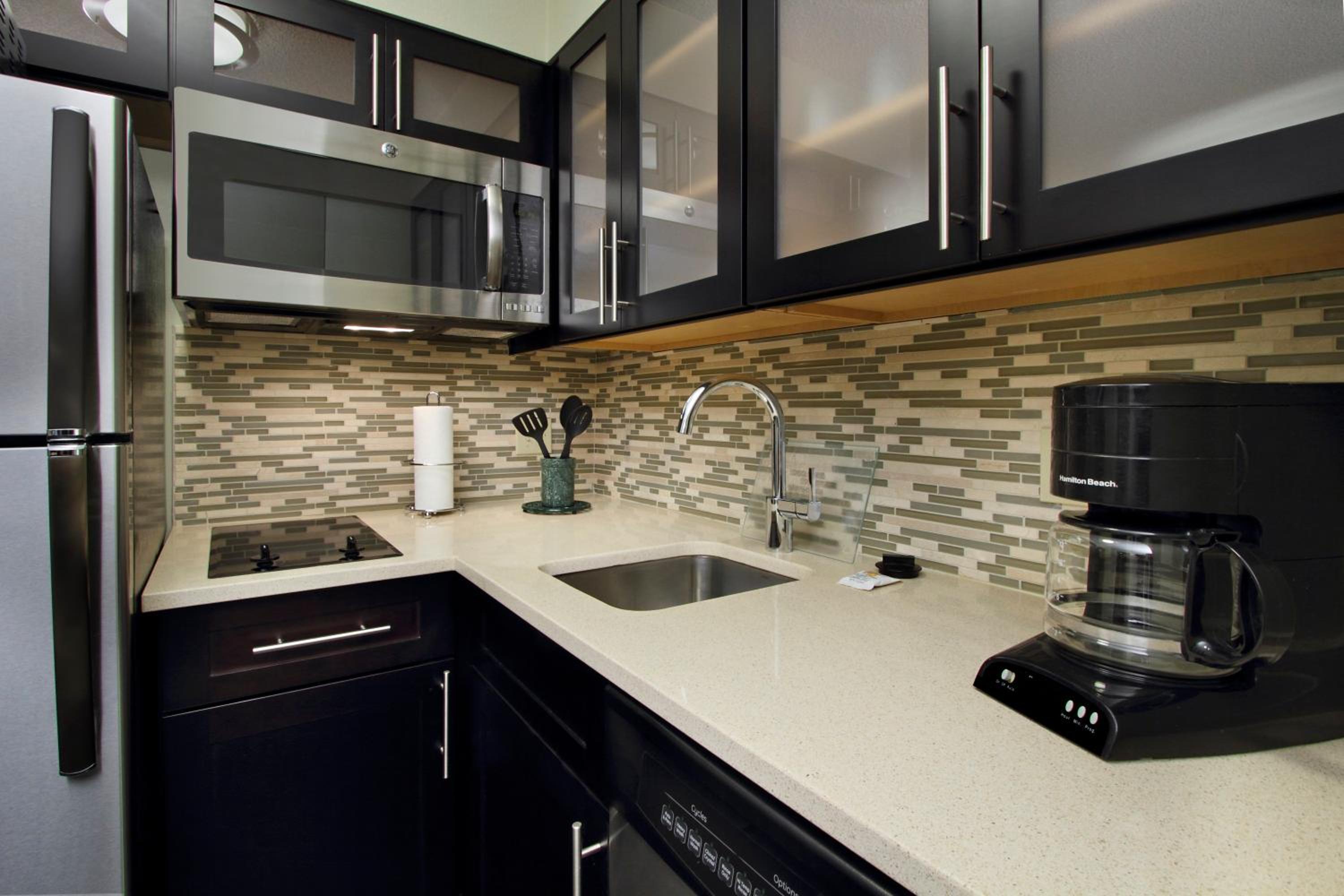One-Bedroom King Suite - Photo 3