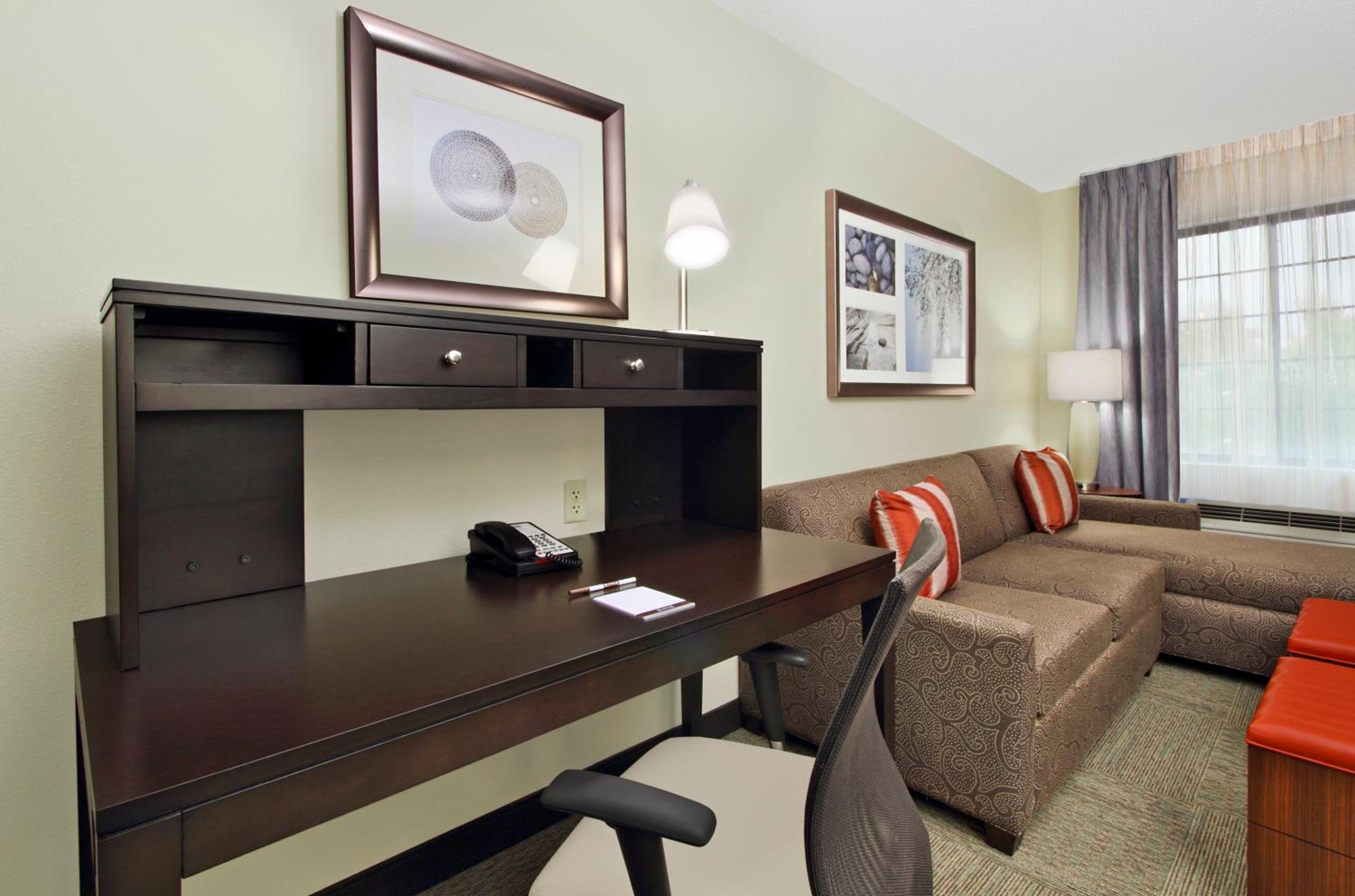 One-Bedroom King Suite - Photo 6