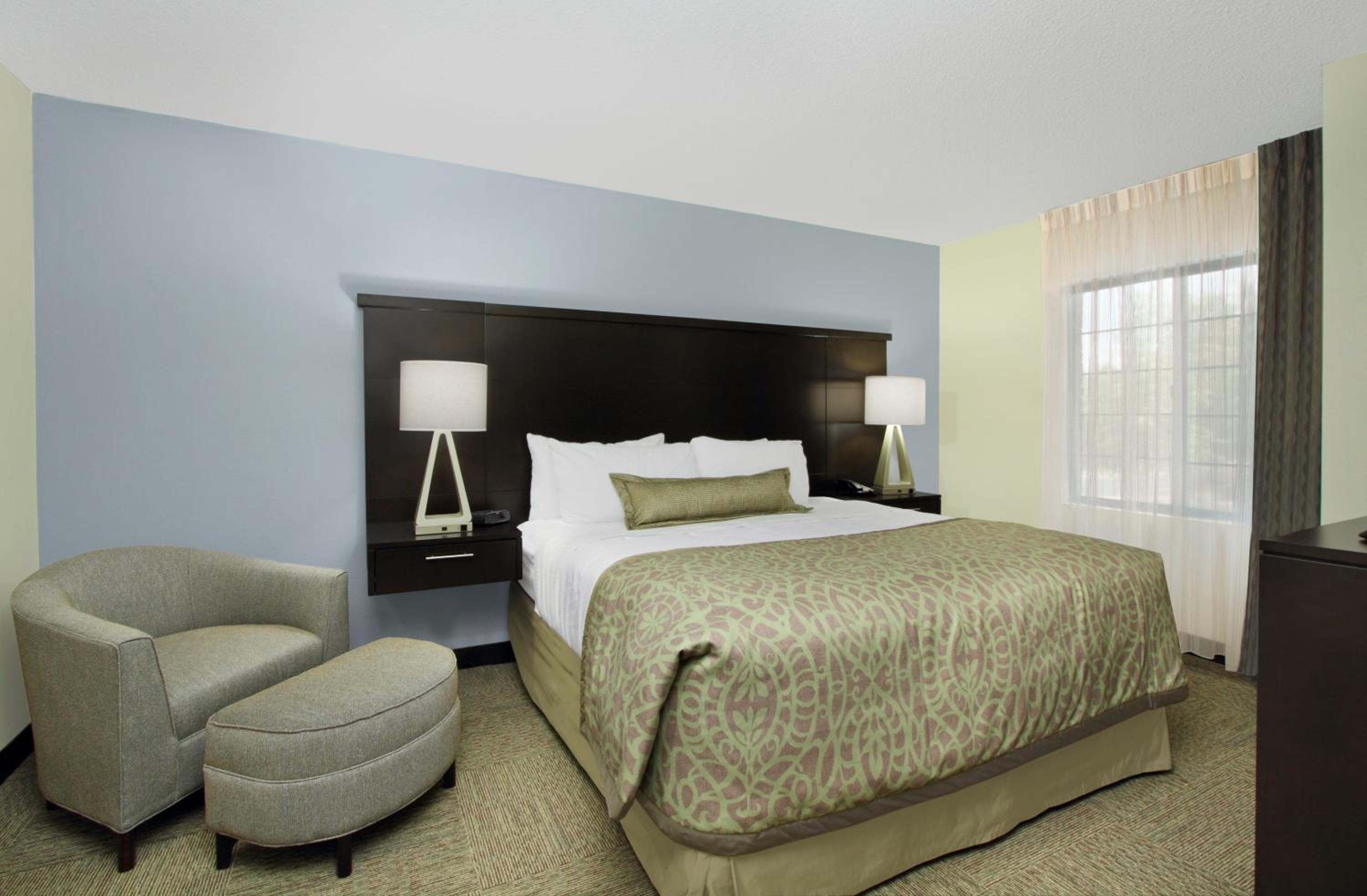 One-Bedroom King Suite - Photo 4