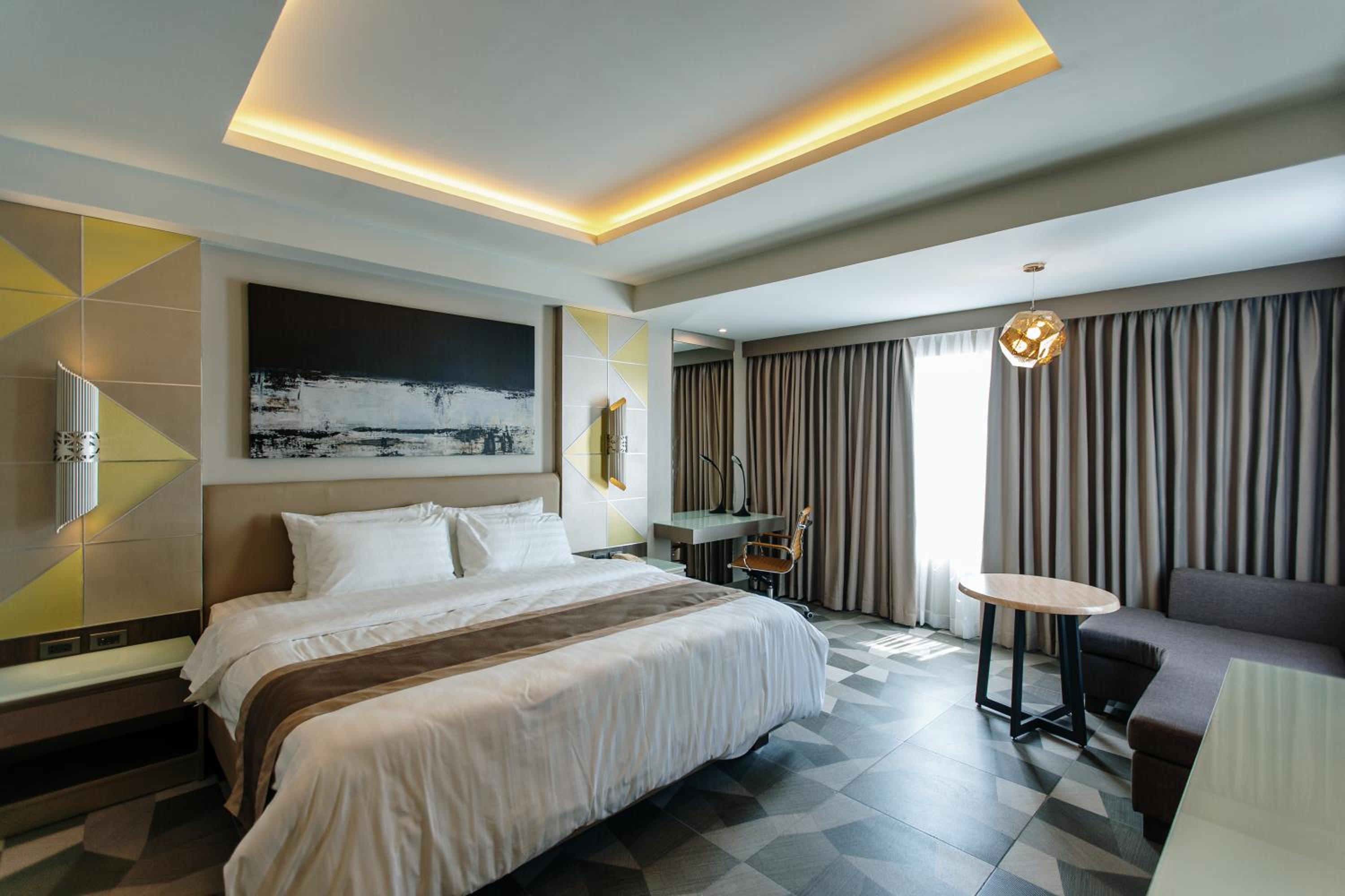 Superior King Room - Photo 3