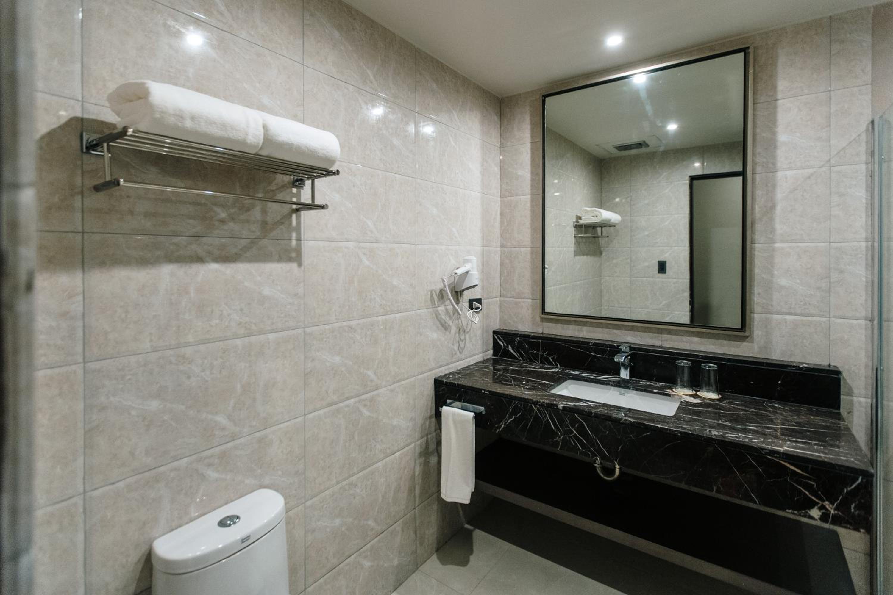 Deluxe Twin Room  - Photo 8