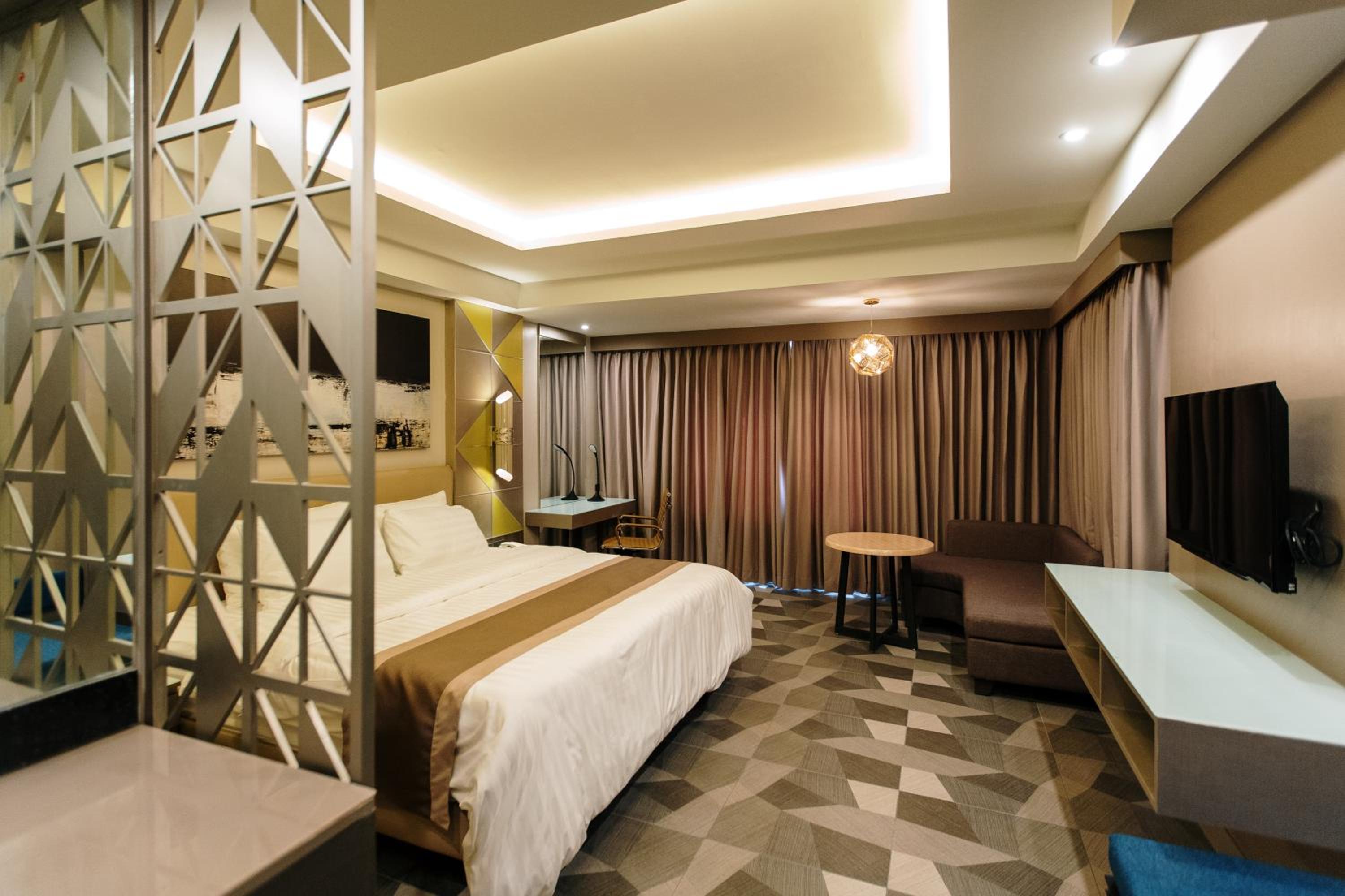 Superior King Room - Photo 4