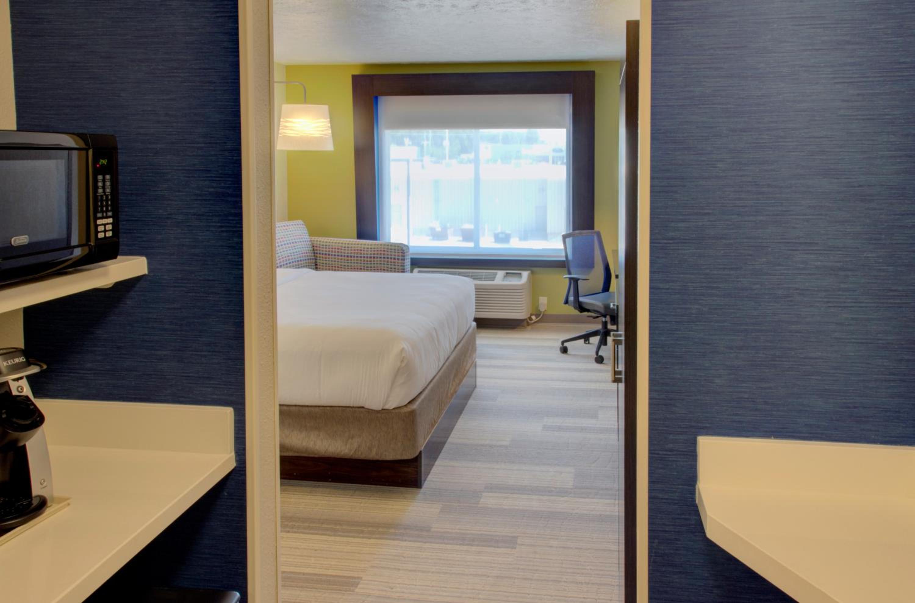 Standard King Room - Photo 3
