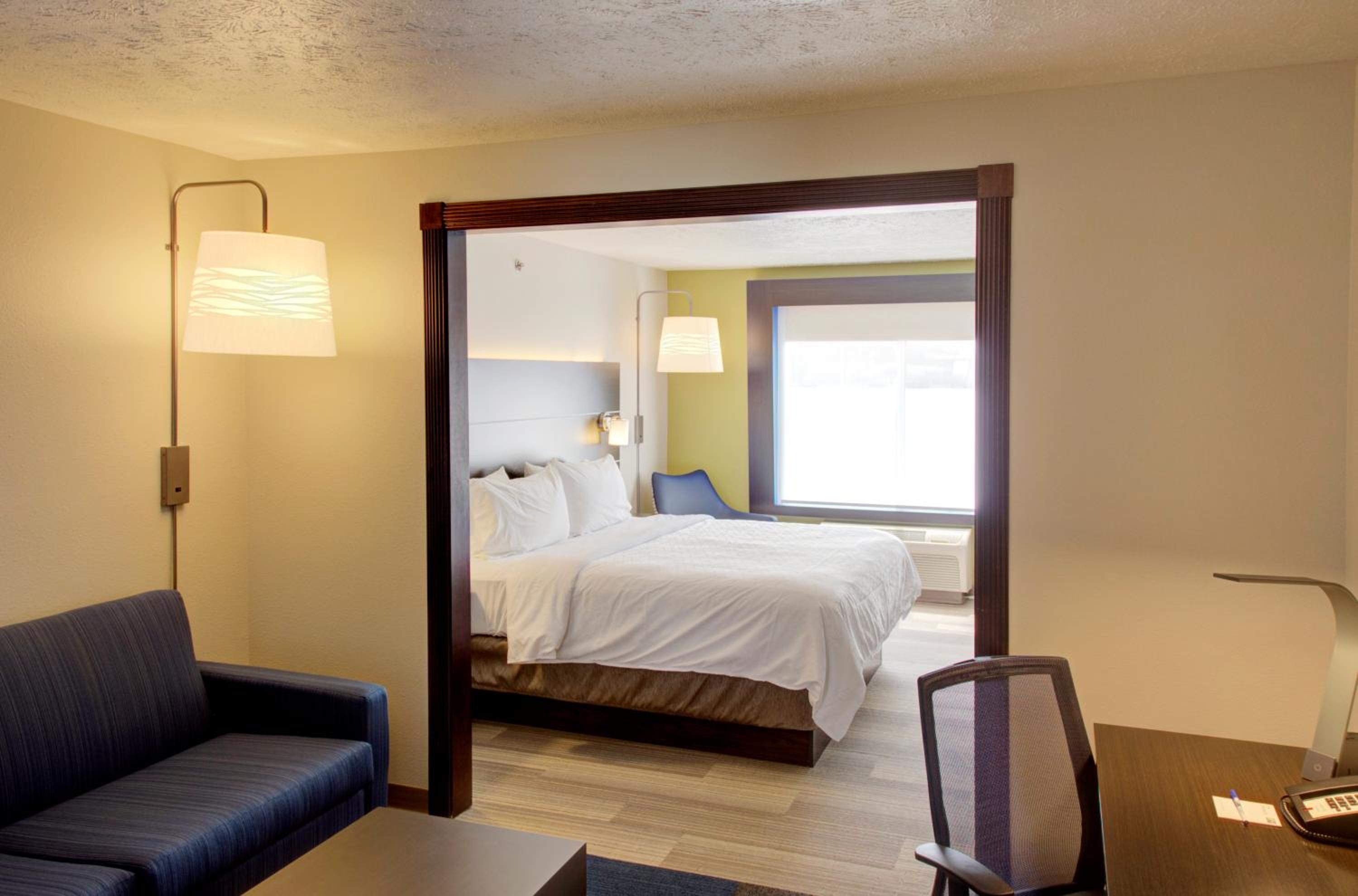 King Suite with Additional Living Area - Photo 5