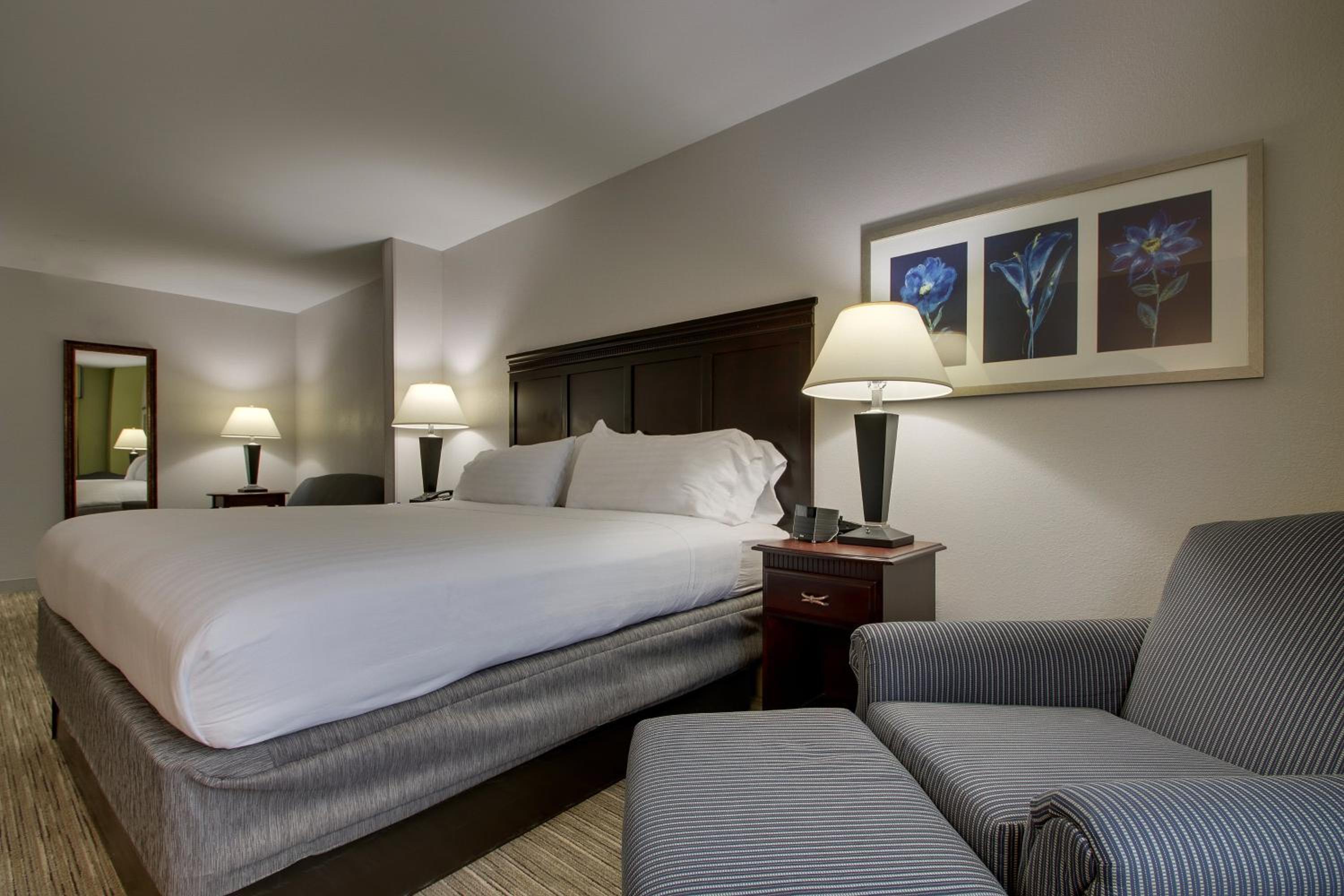 Standard King Room - Photo 2