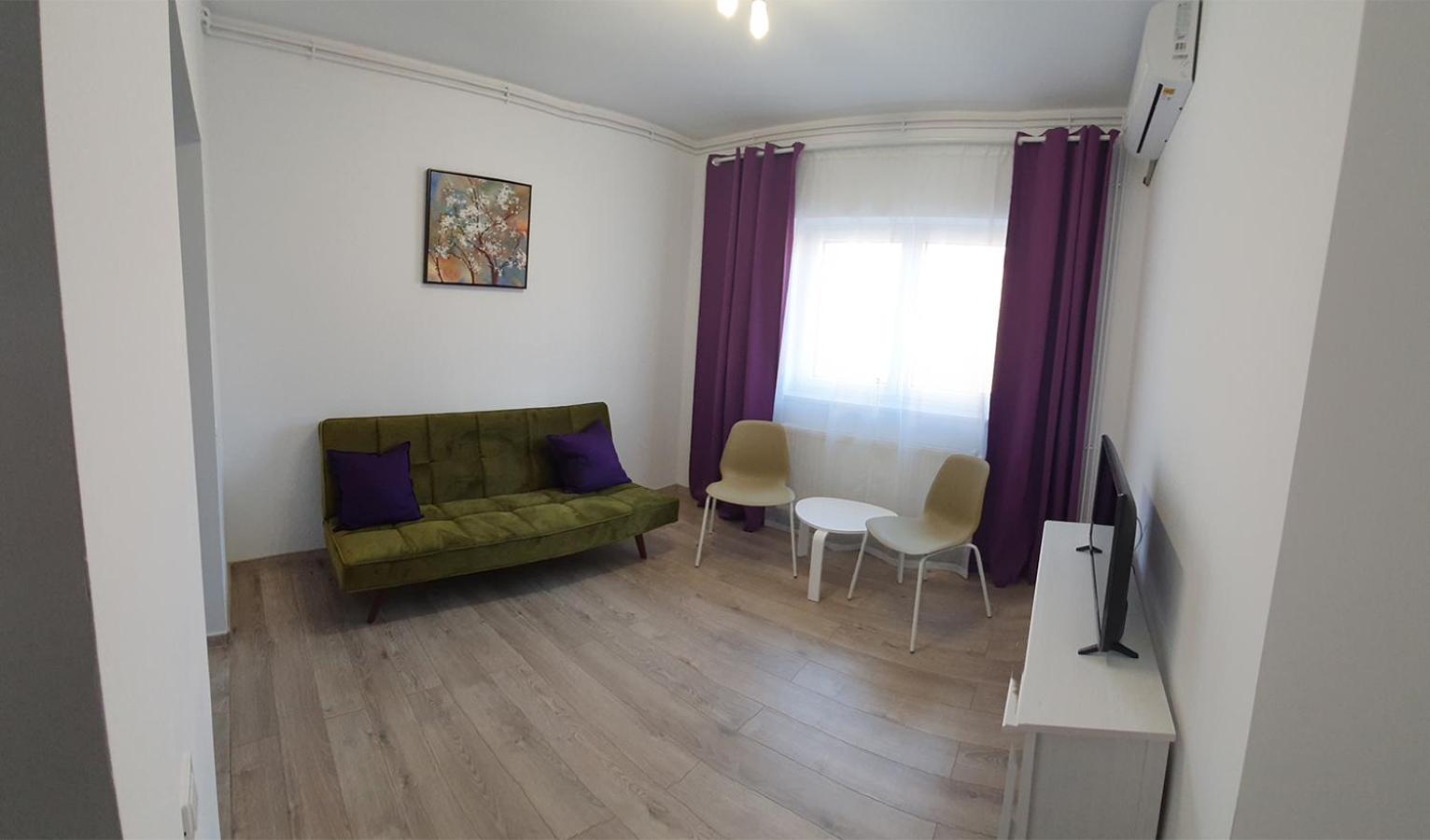 One-Bedroom Apartment - Photo 1