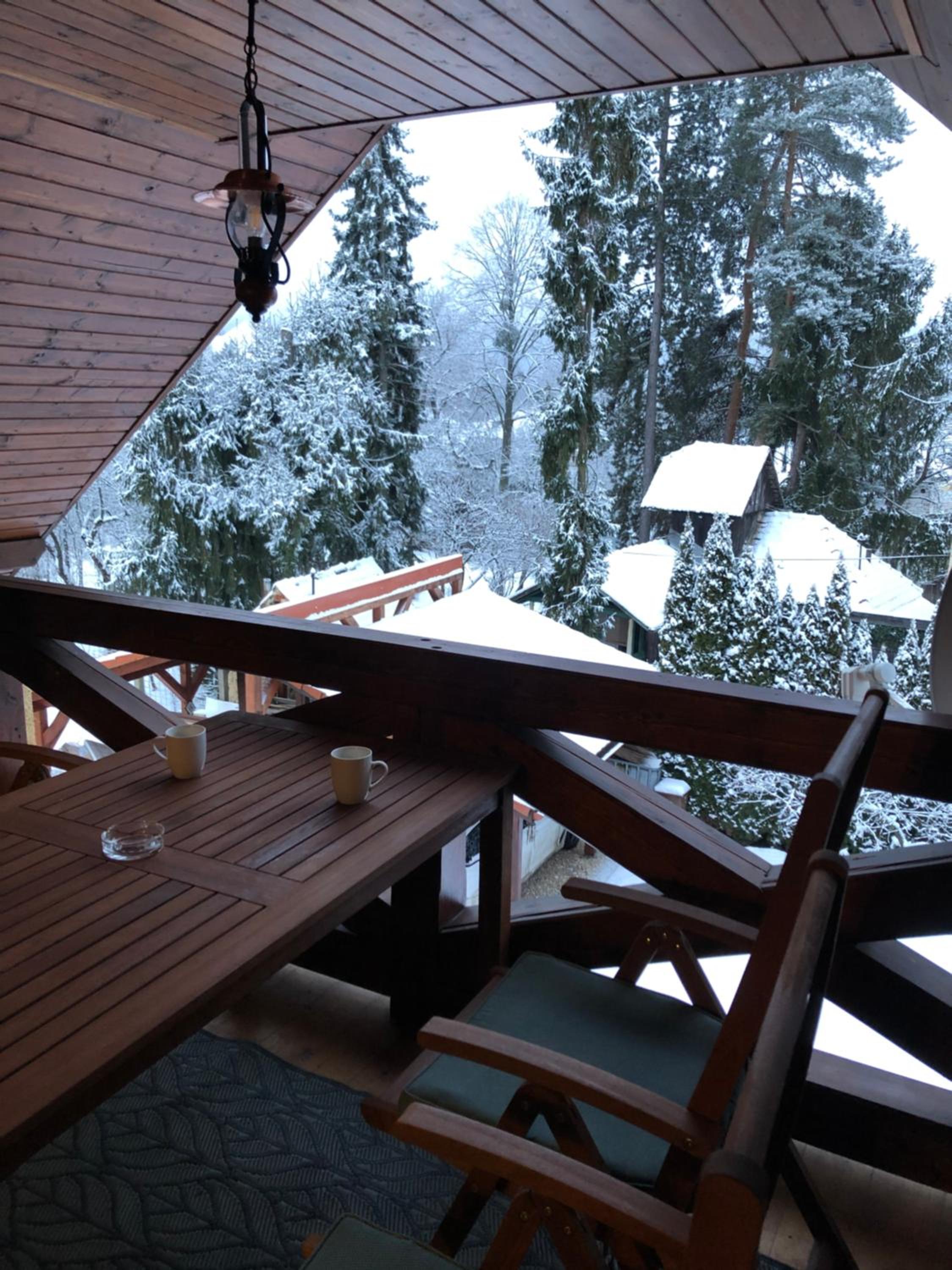 Apartment with Balcony - Photo 12