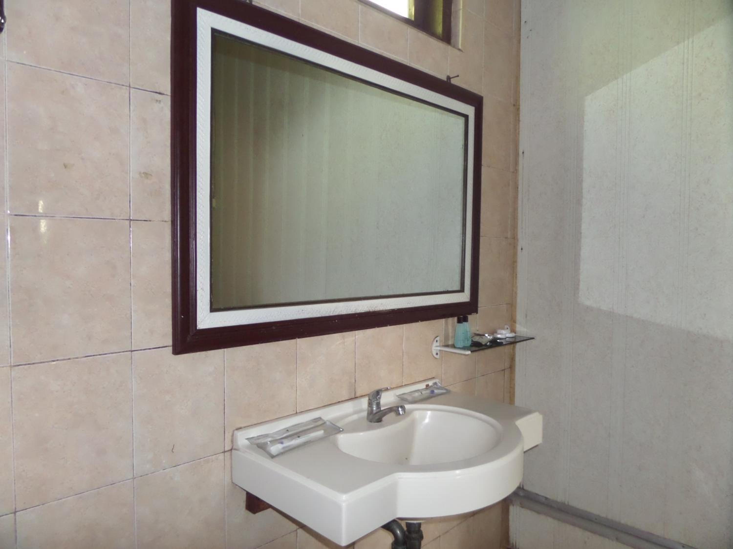 Deluxe Triple Room - Photo 8