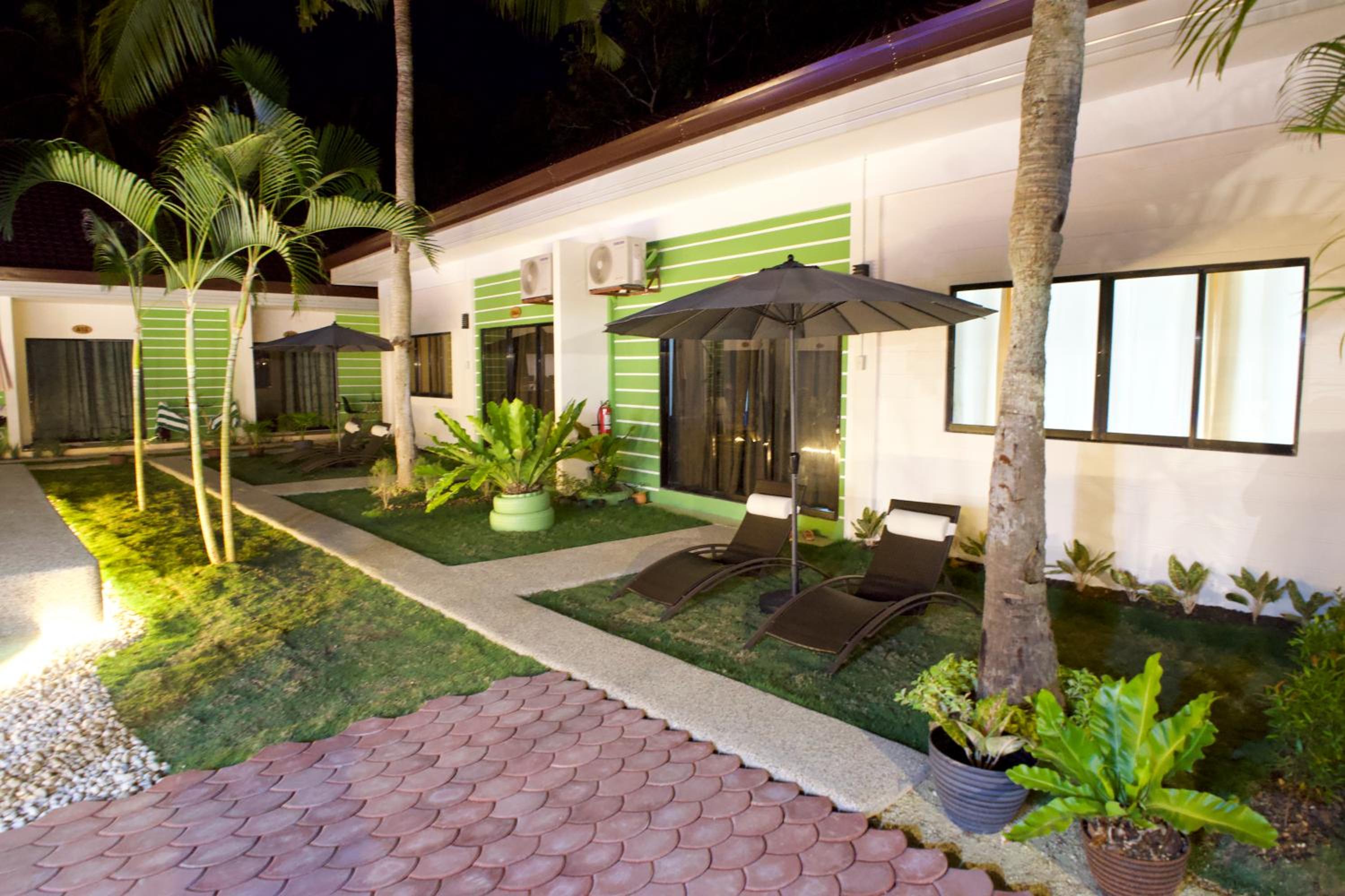 Two-Bedroom Villa - Photo 2