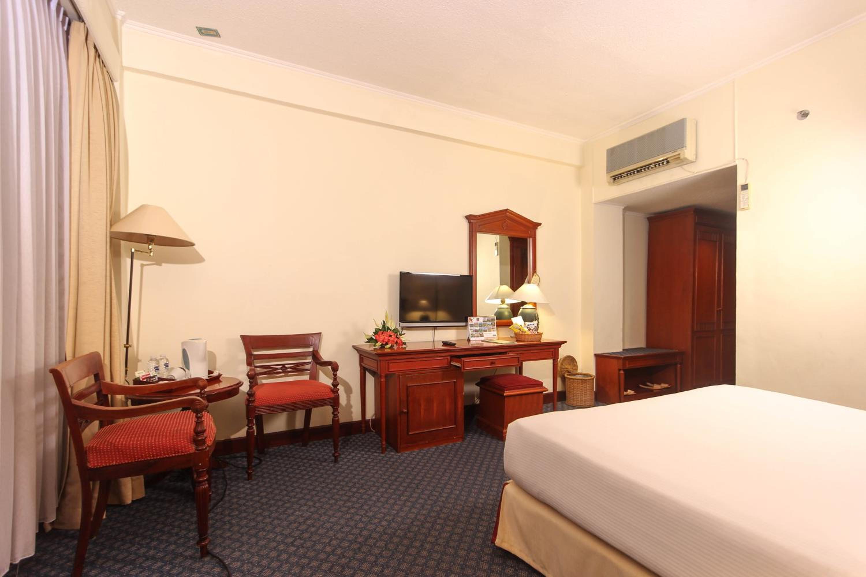 Junior Suite (2 Adults) - Photo 2