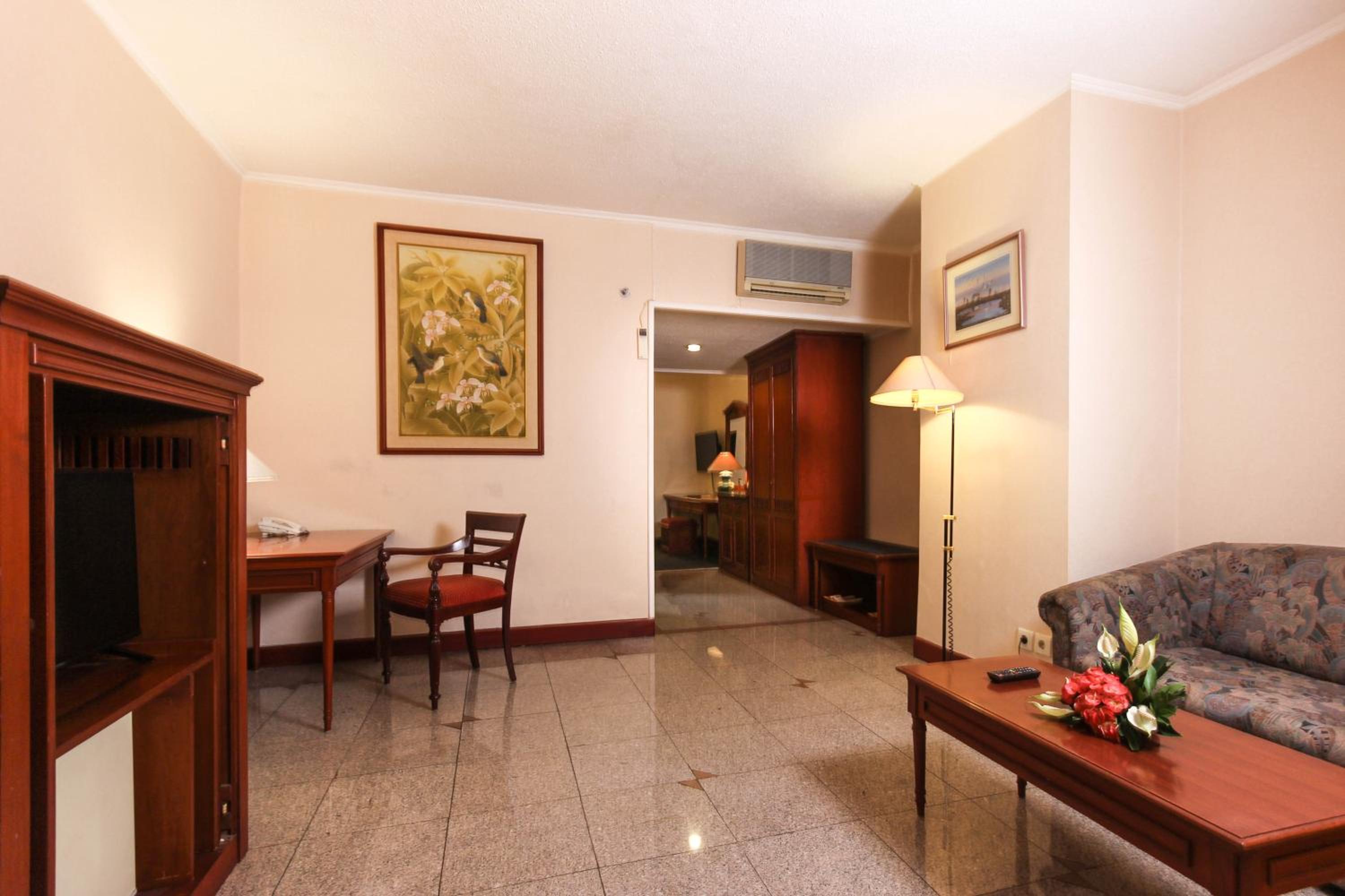Junior Suite (2 Adults) - Photo 5