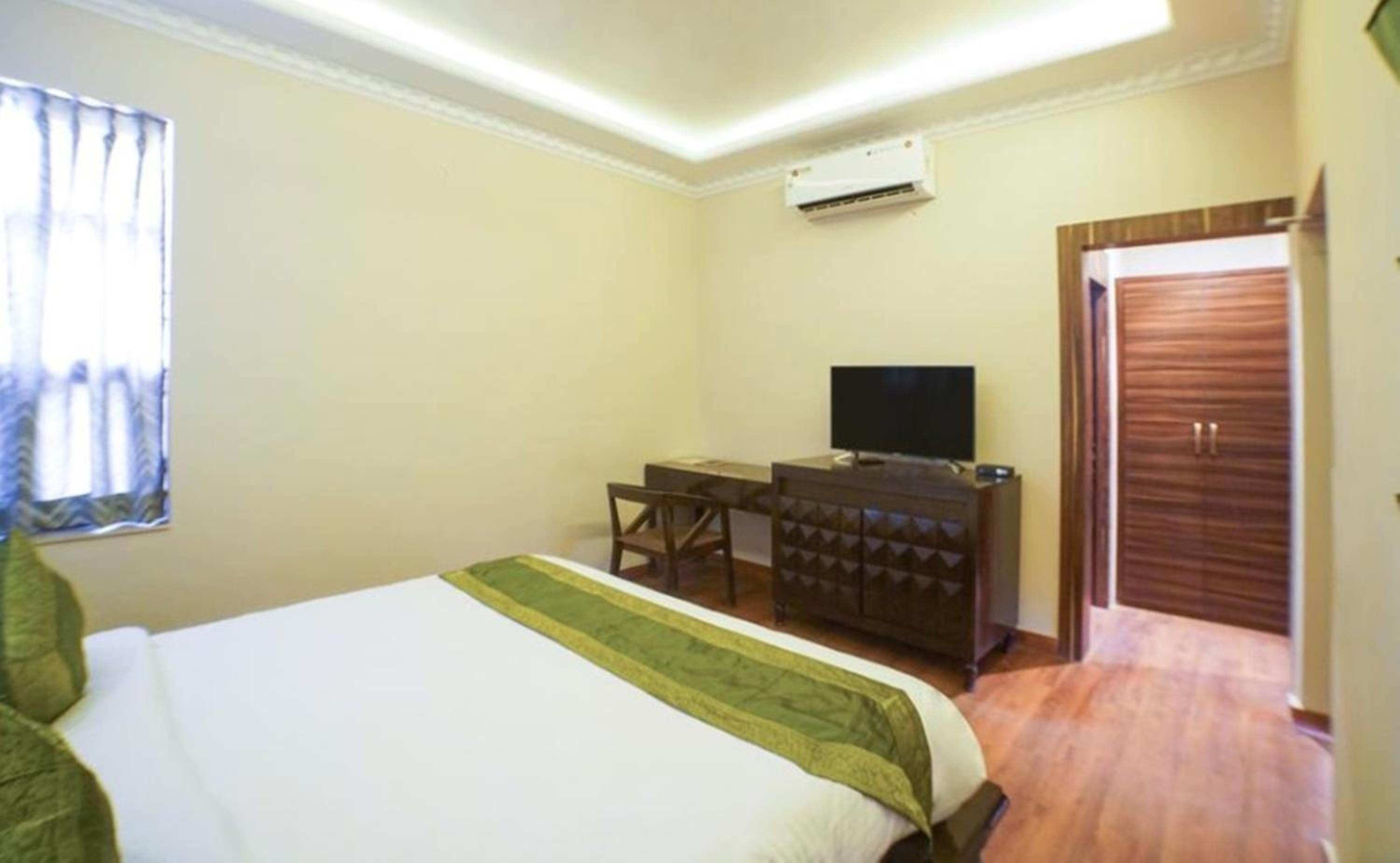 Double Room - Photo 3