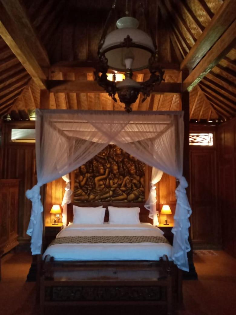 King Suite - Photo 13