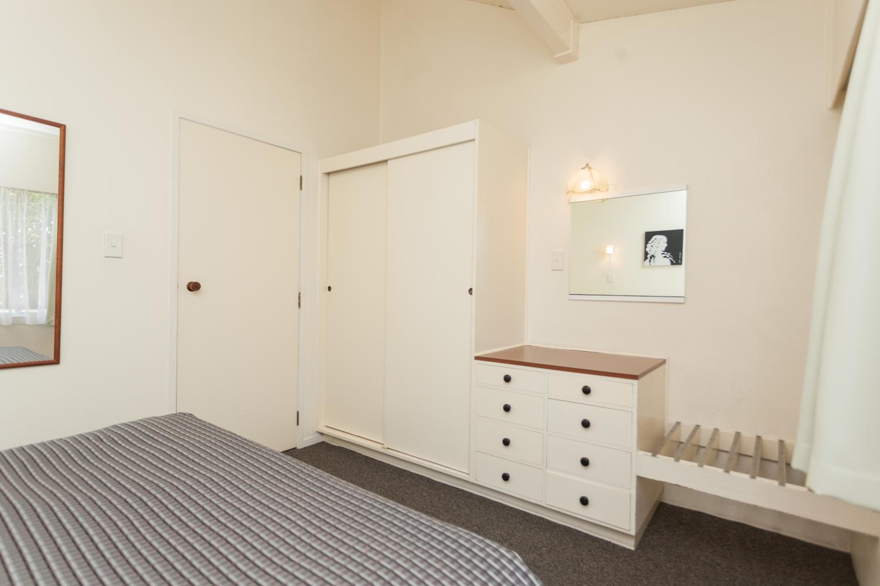 Standard One-Bedroom Apartment - Photo 6