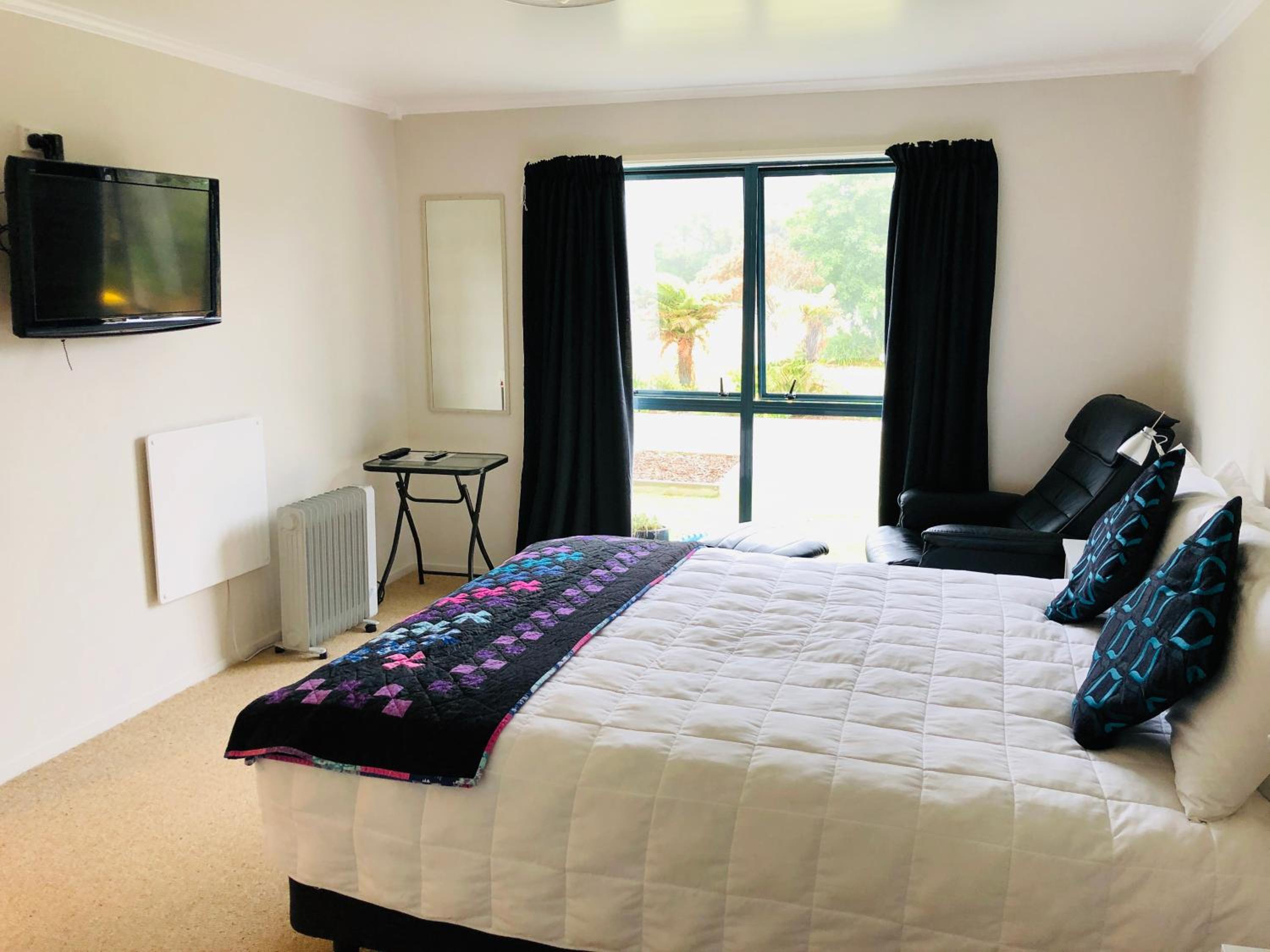 Double Room - Photo 7