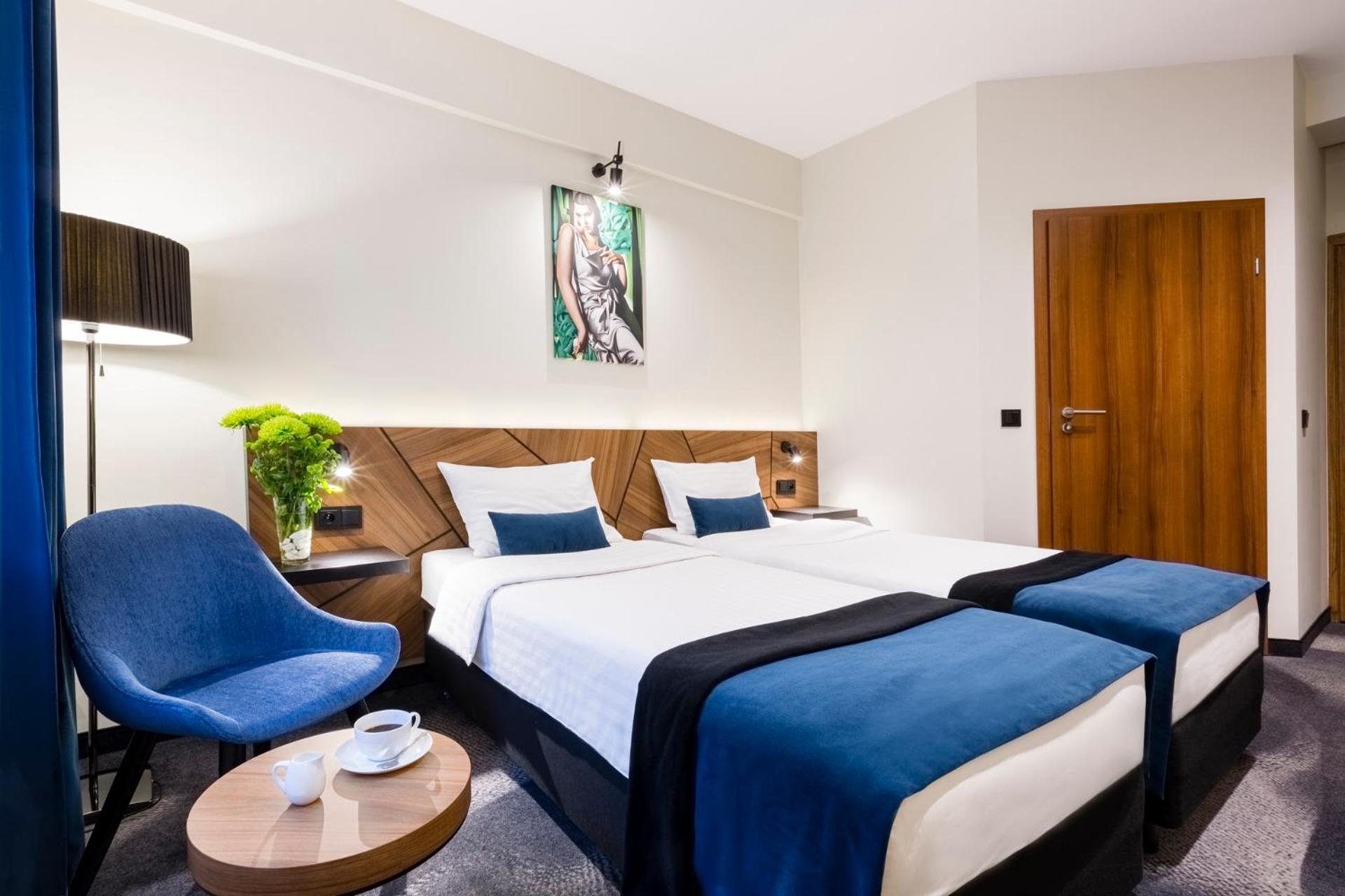 Premium Double or Twin Room - Photo 6