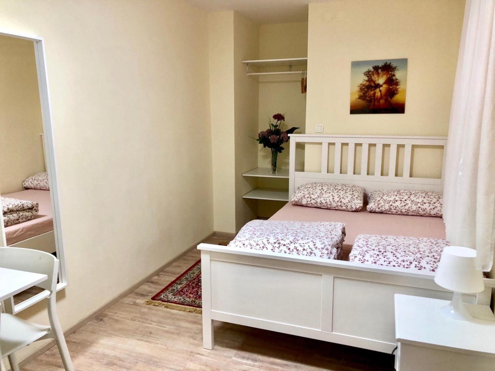 Double Room with Private Bathroom - Photo 1
