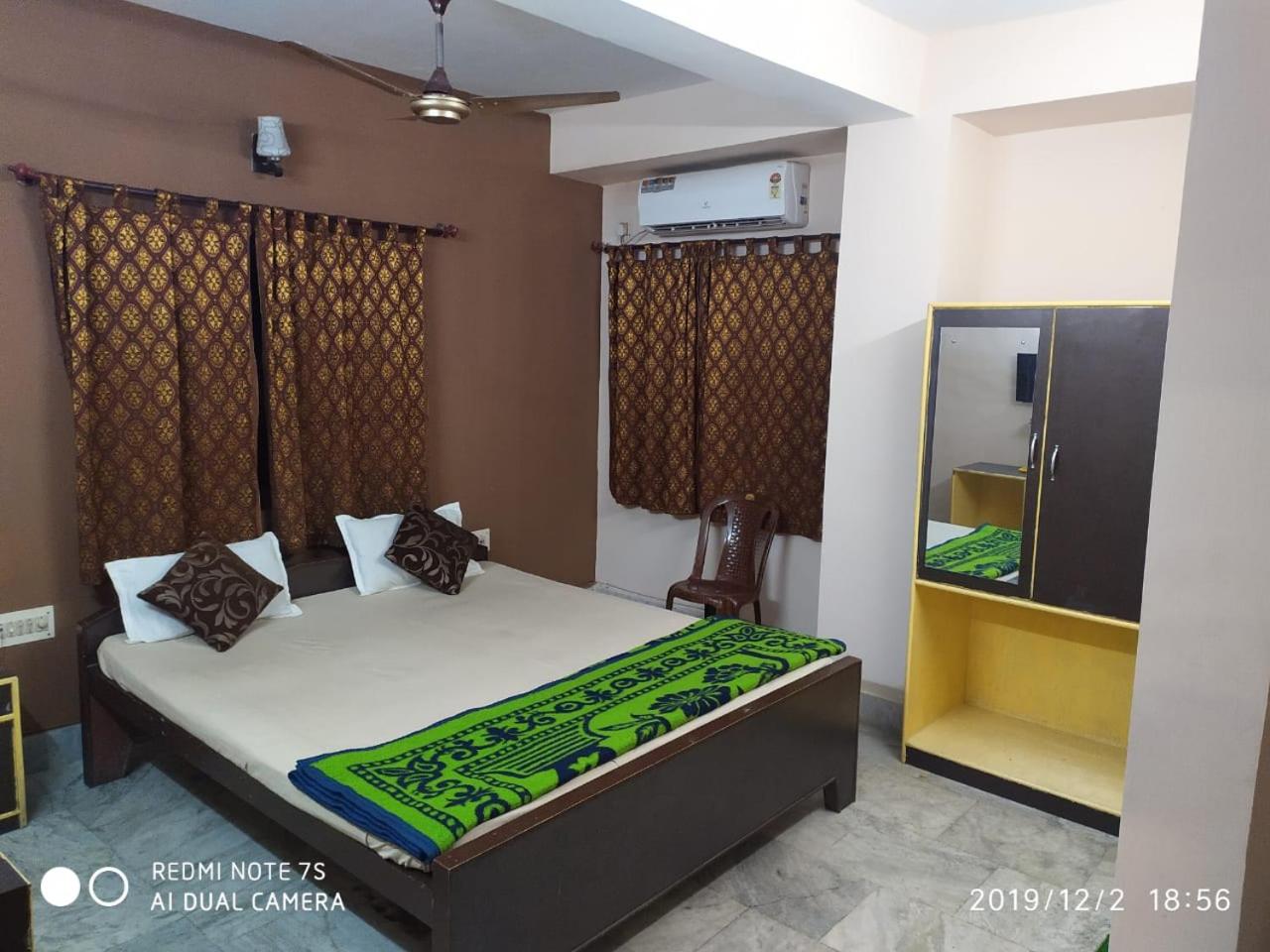 Standard Double Room- Non AC photo 1
