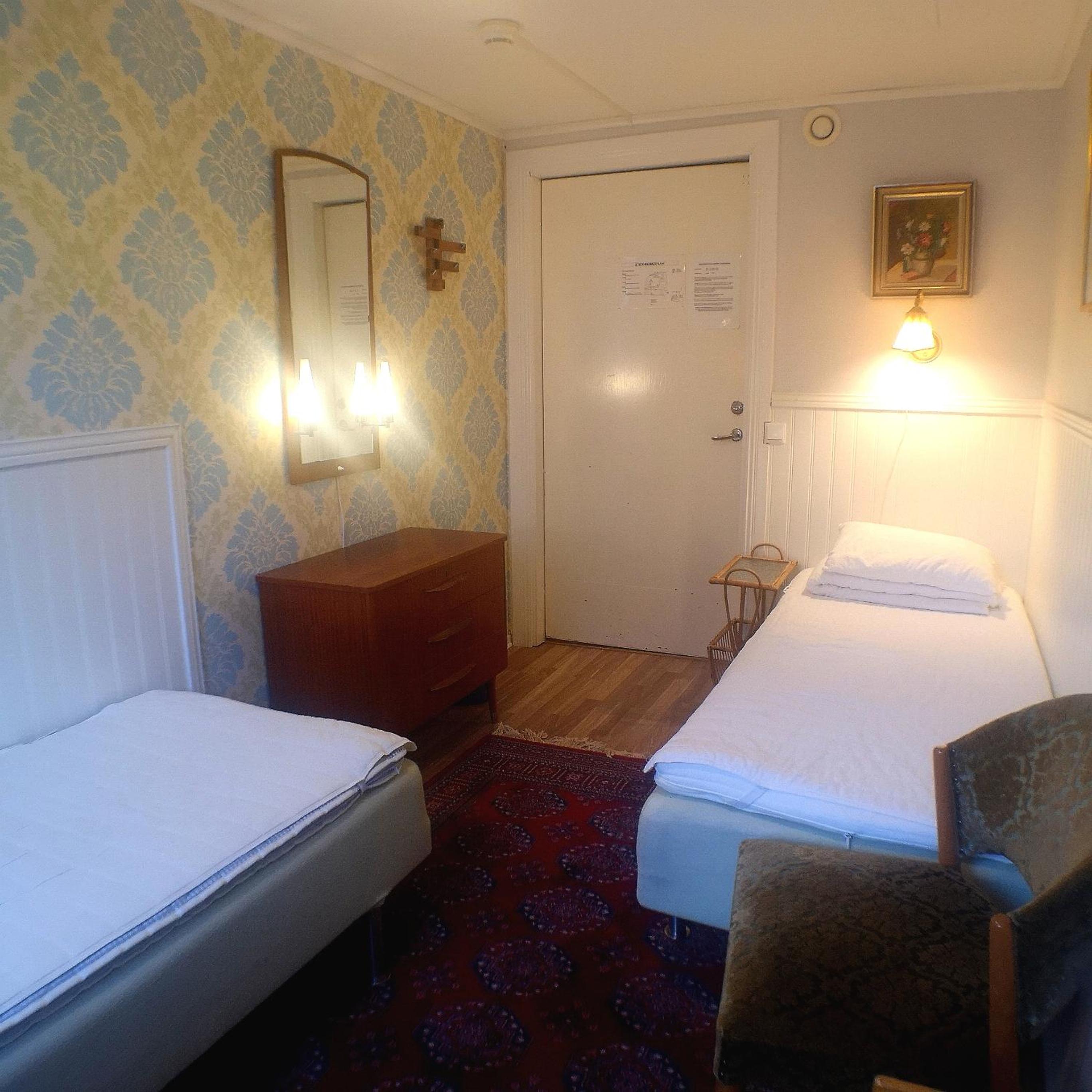 Twin Room with Shared Toilet photo 1
