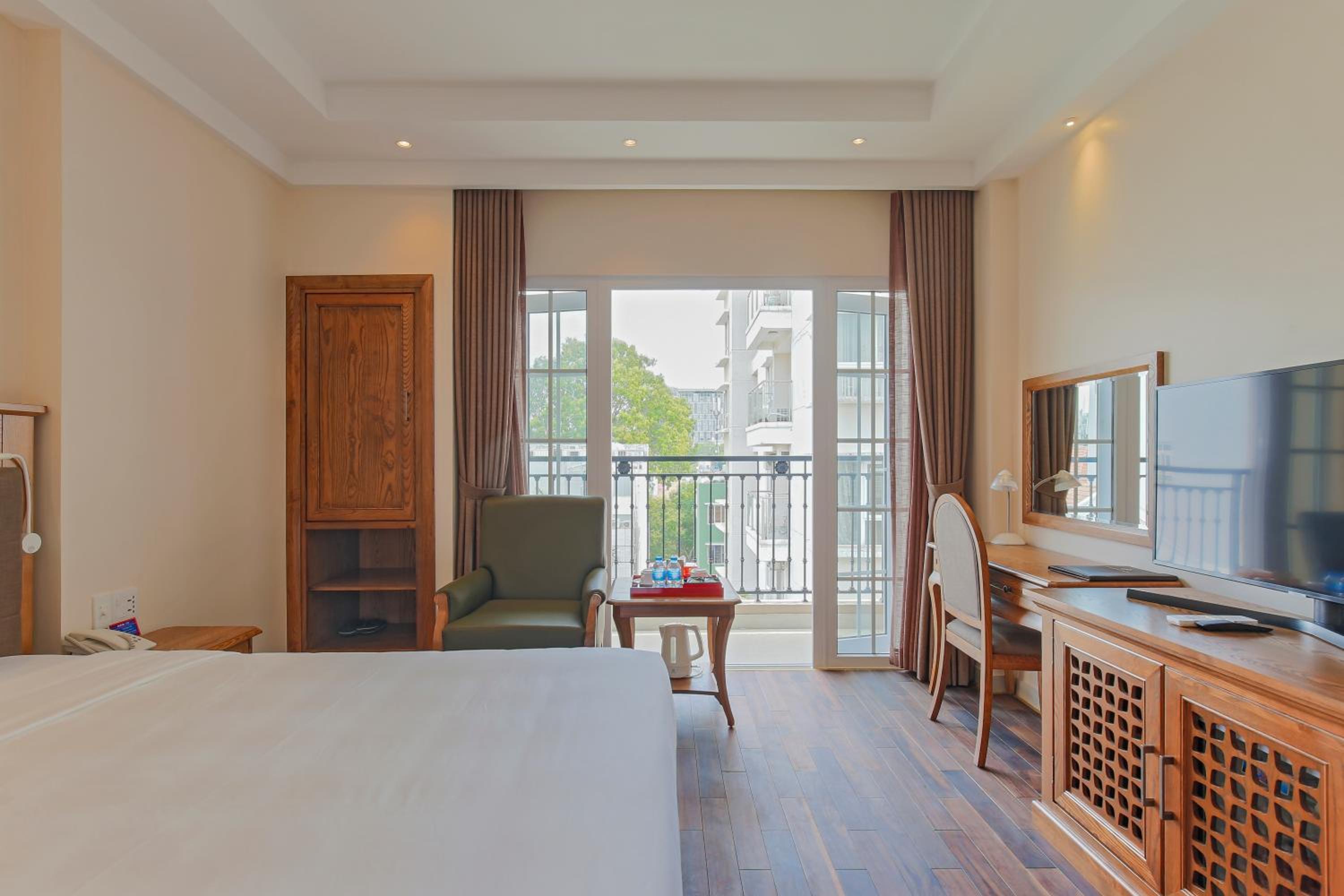 King Room with Balcony