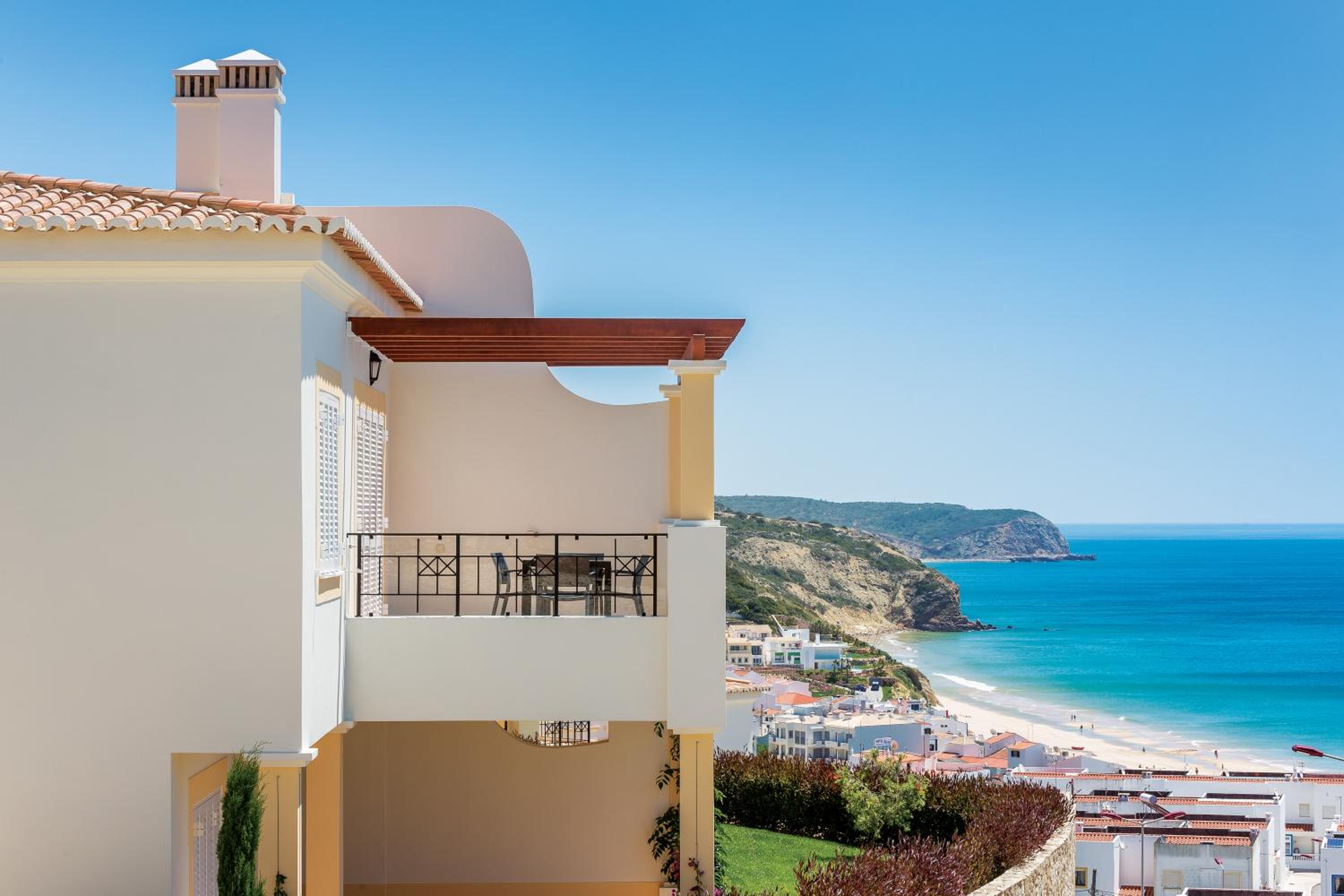 Two-Bedroom Townhouse with Sea View photo 2