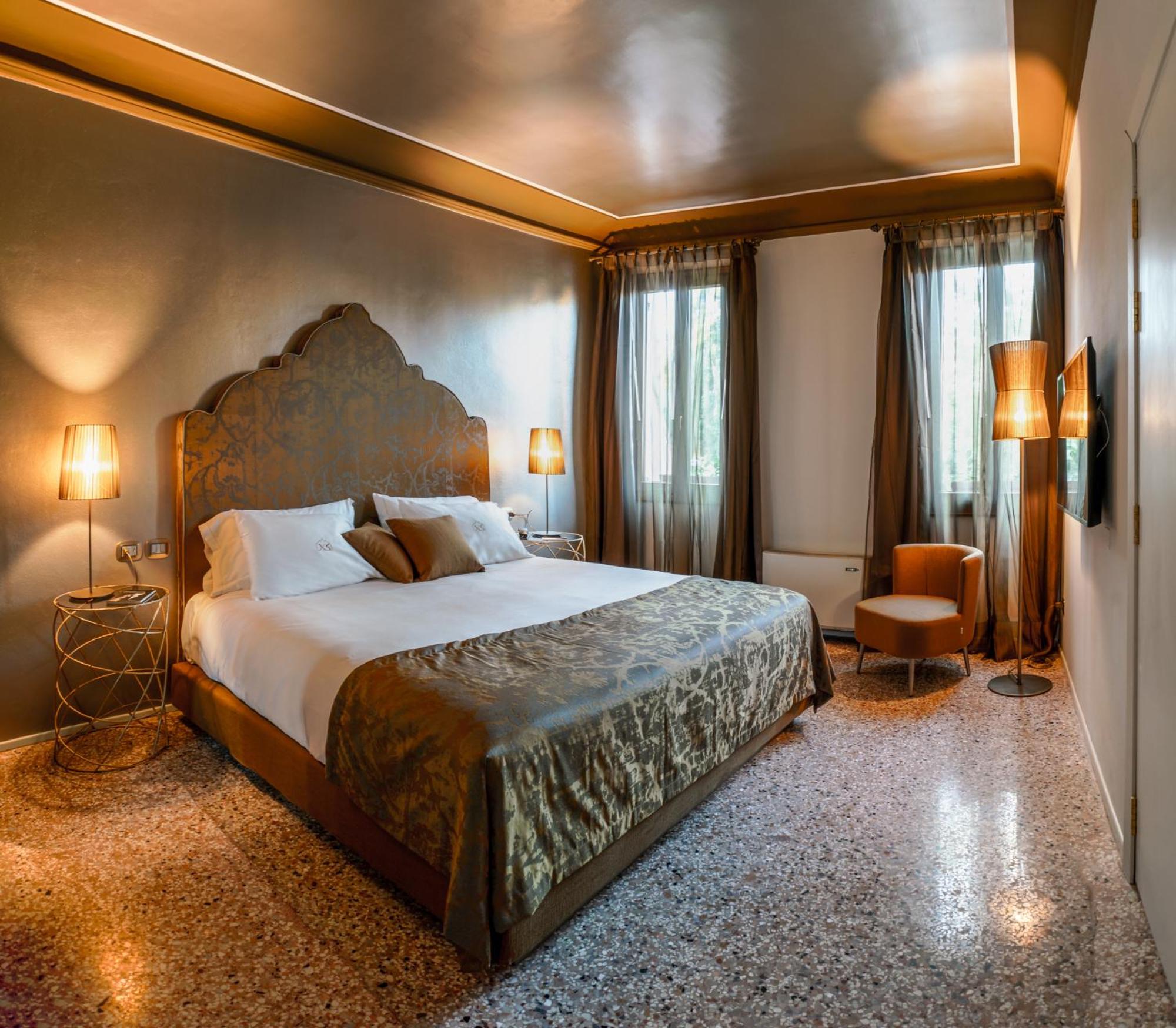 Superior Double Room "Emotion" thumbnail 6