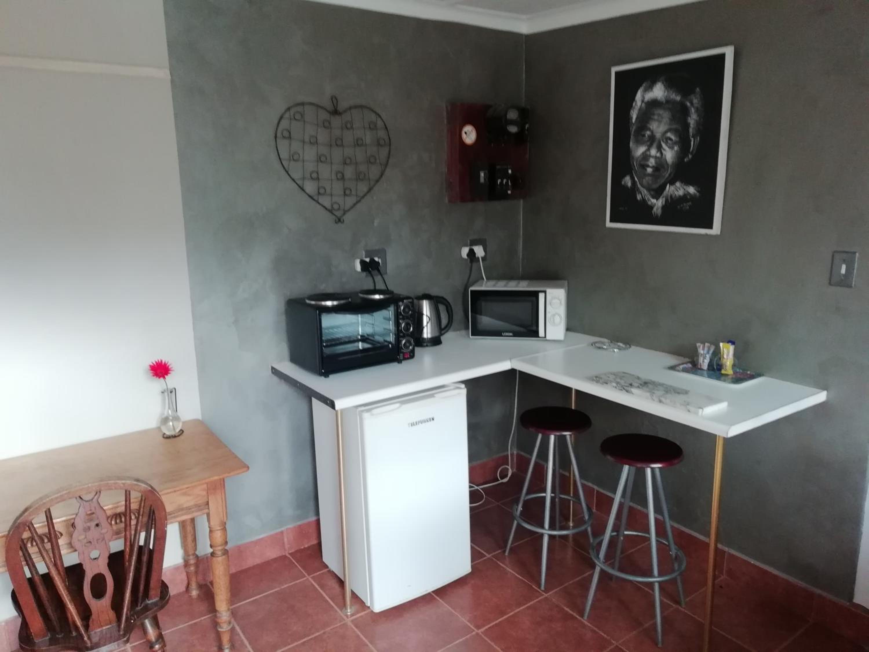 Budget Double Room - Photo 4