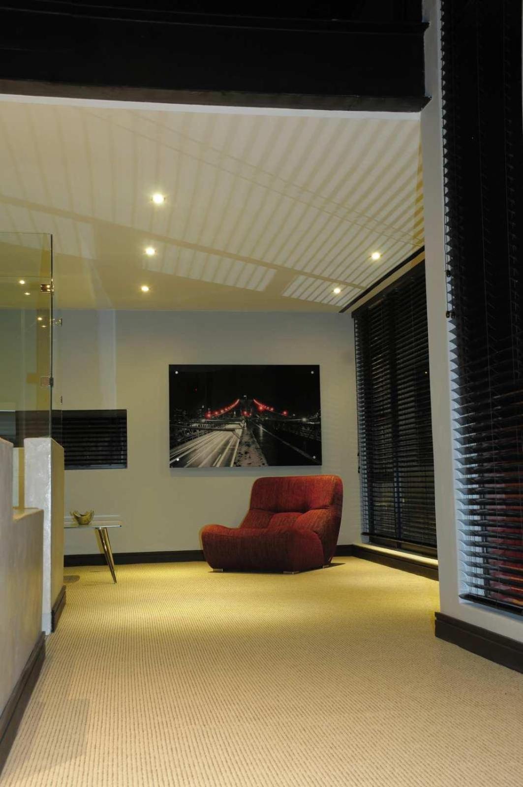 Executive Suite - Photo 5