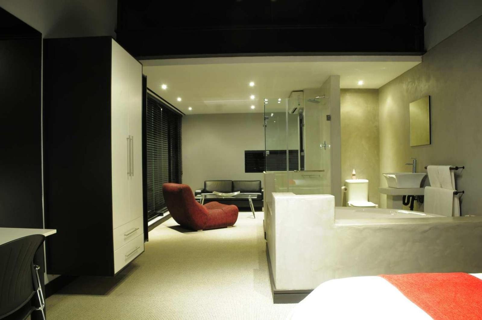 Executive Suite - Photo 1