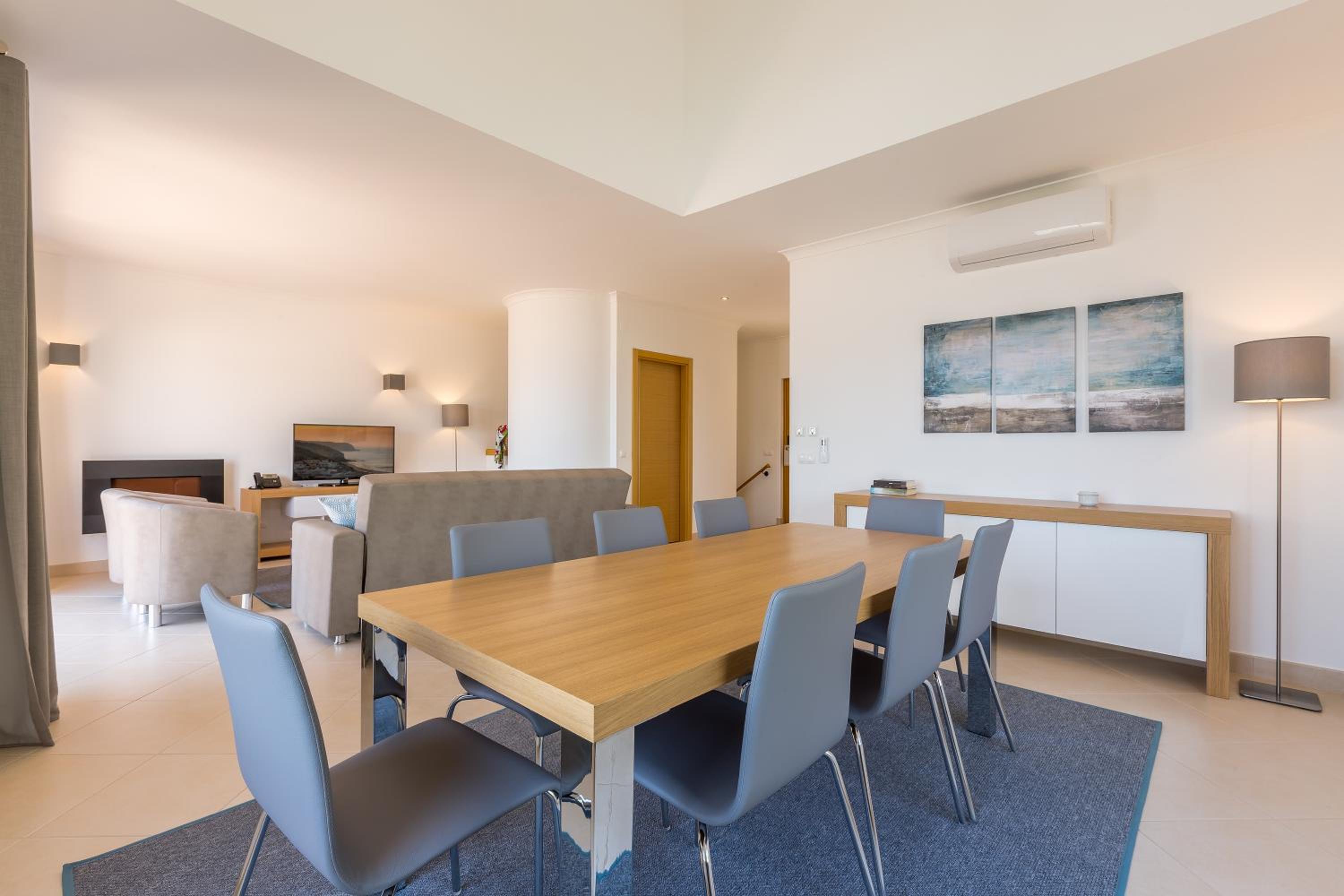 Three-Bedroom Townhouse with Sea View photo 3