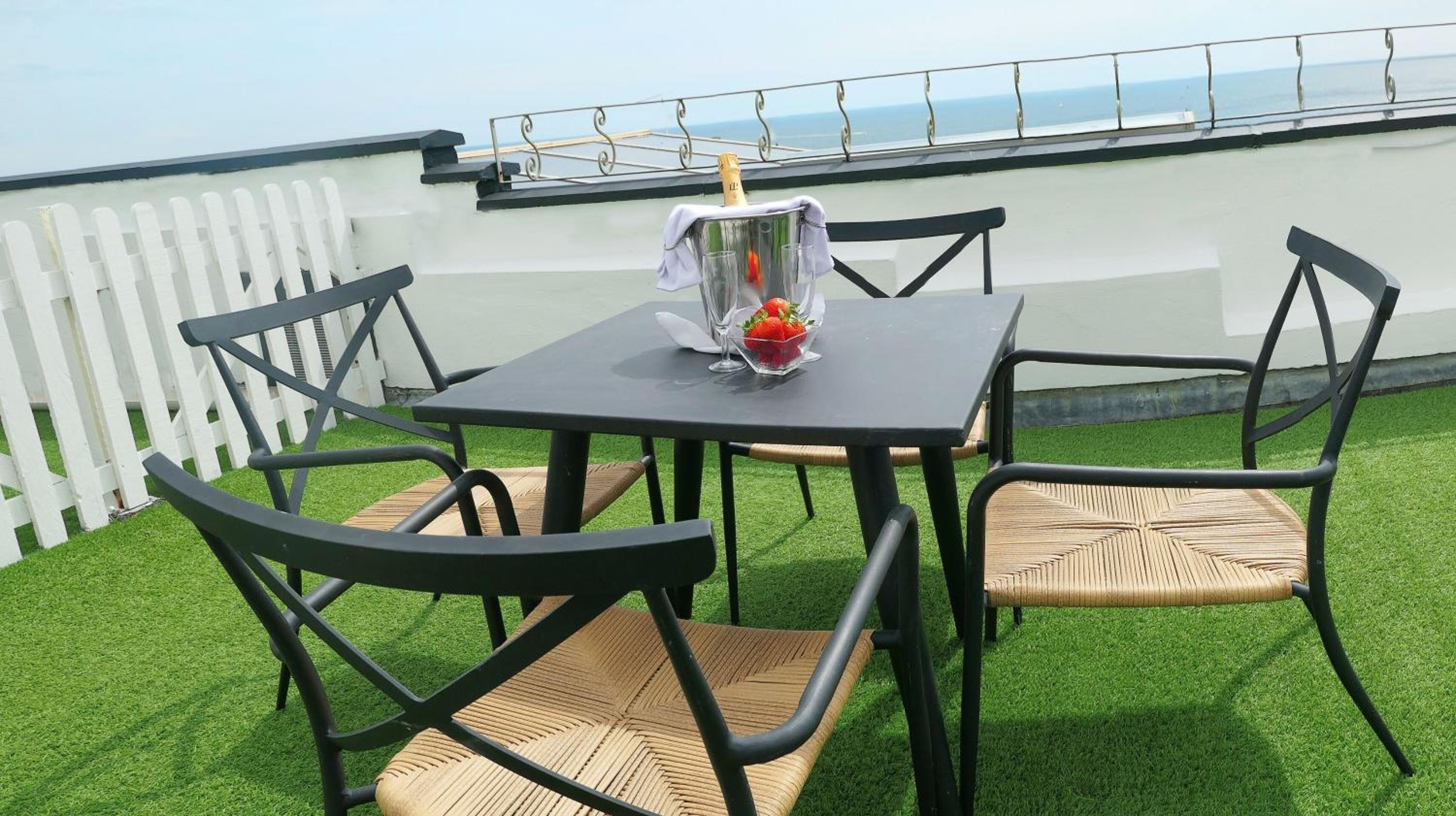 Sea View Double Room with Terrace – NO PETS - Photo 3