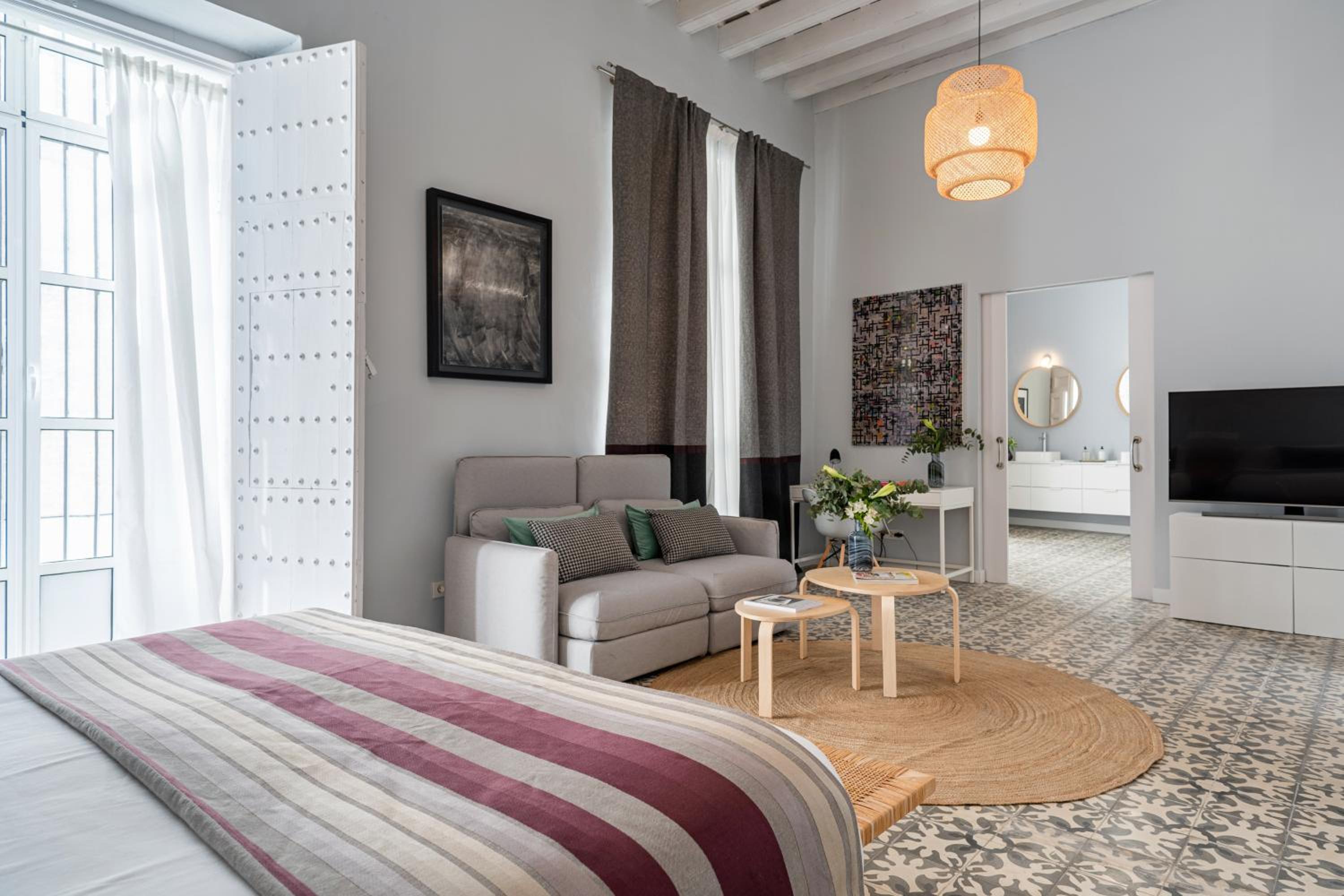 Deluxe King Suite - Photo 1