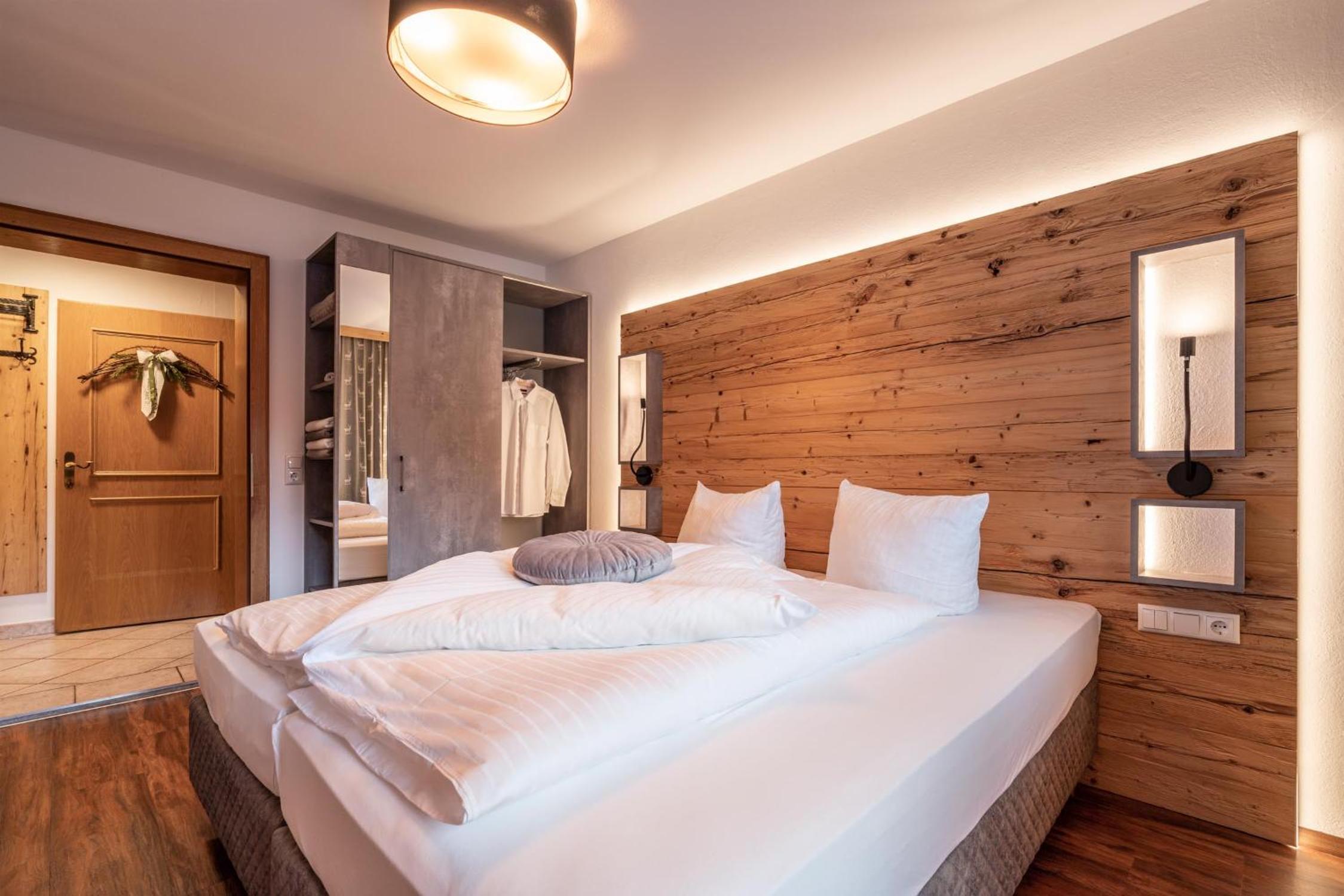 Two-Bedroom Apartment with Mountain View