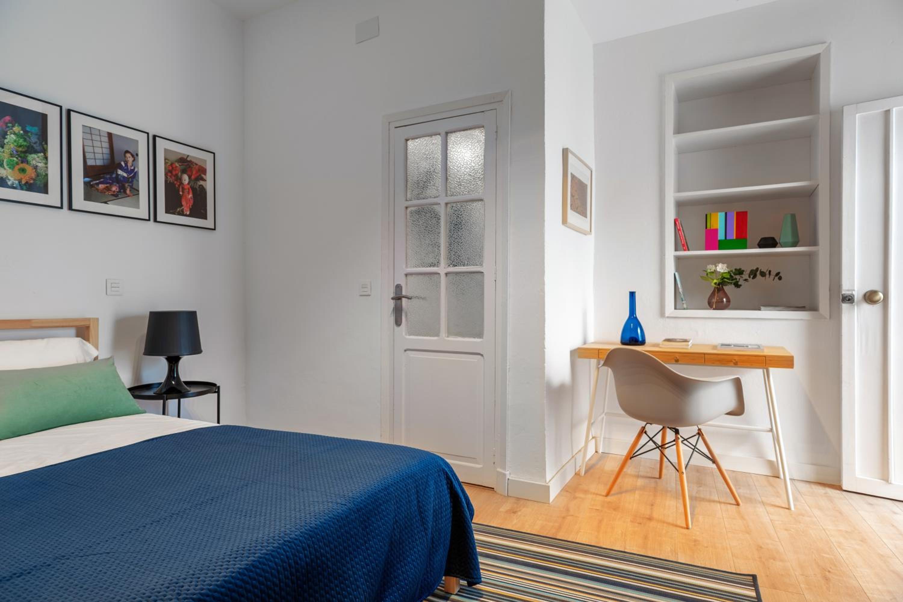 Standard King Room - Photo 3