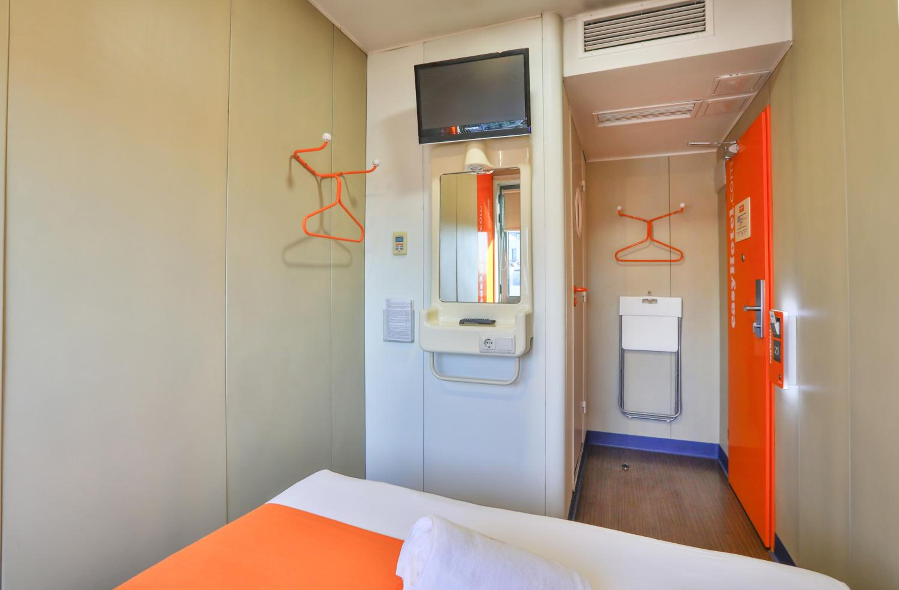Small Double Room photo 1