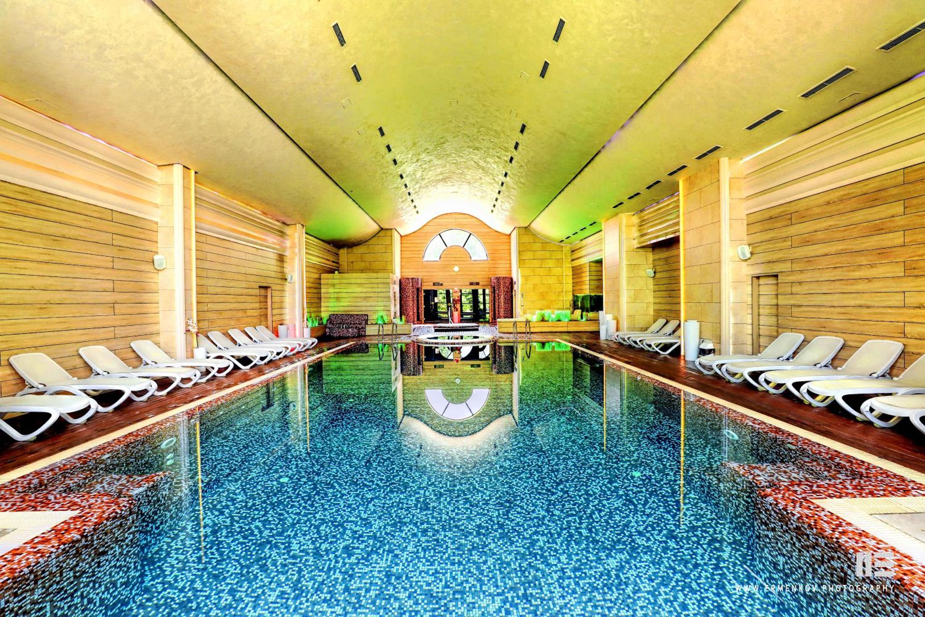 Deluxe Studio - Free Spa Access