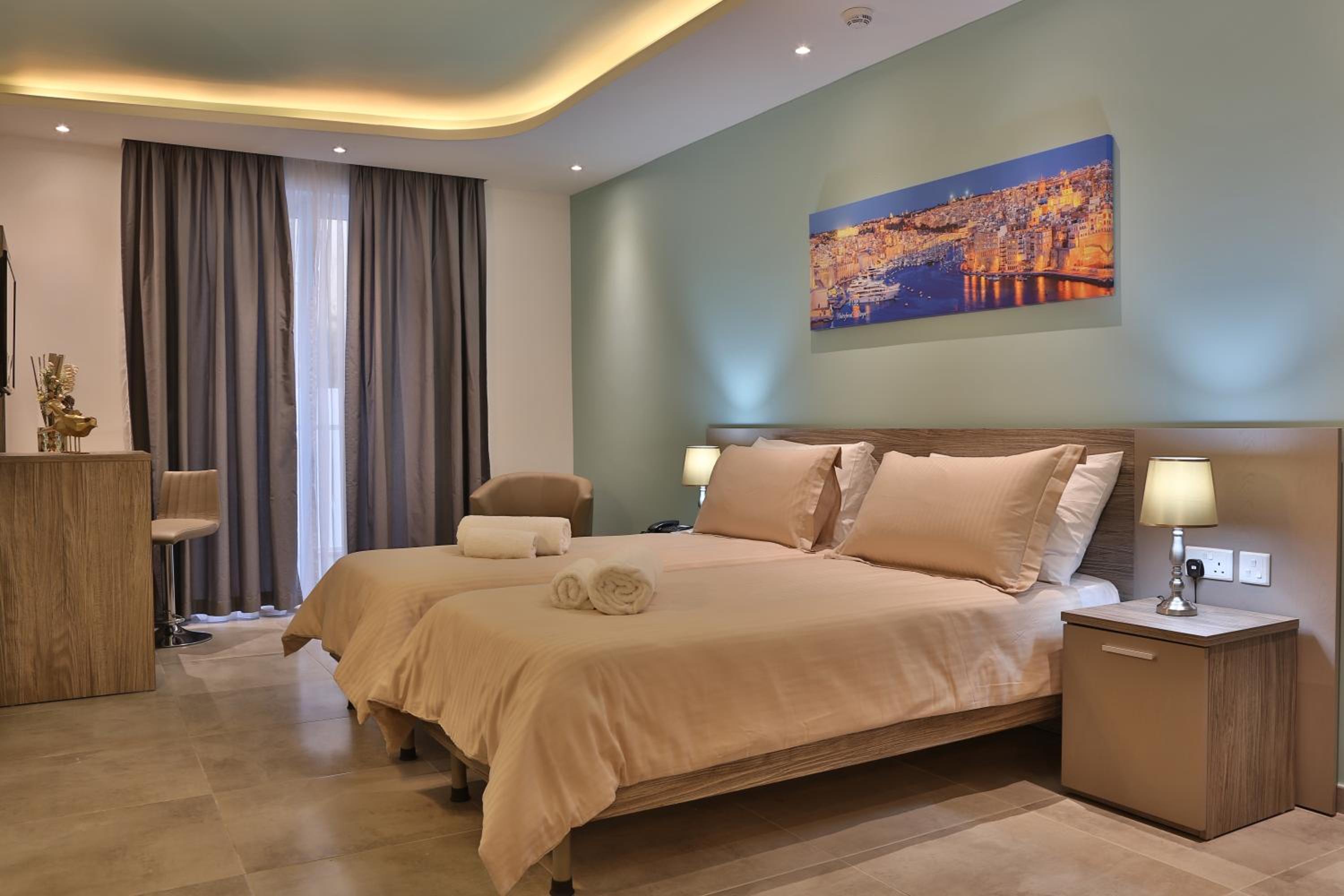 Double or Twin Room with Shower - Photo 2