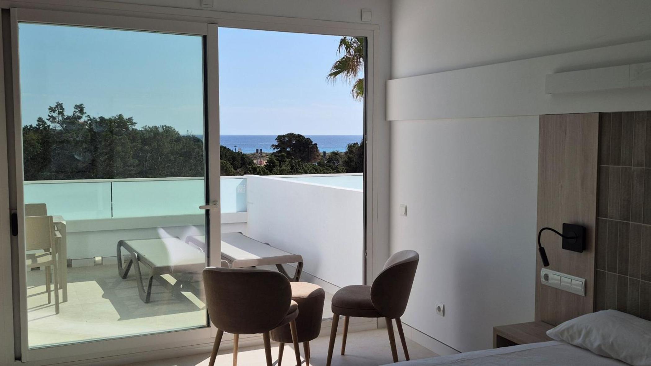 Junior Suite with Balcony