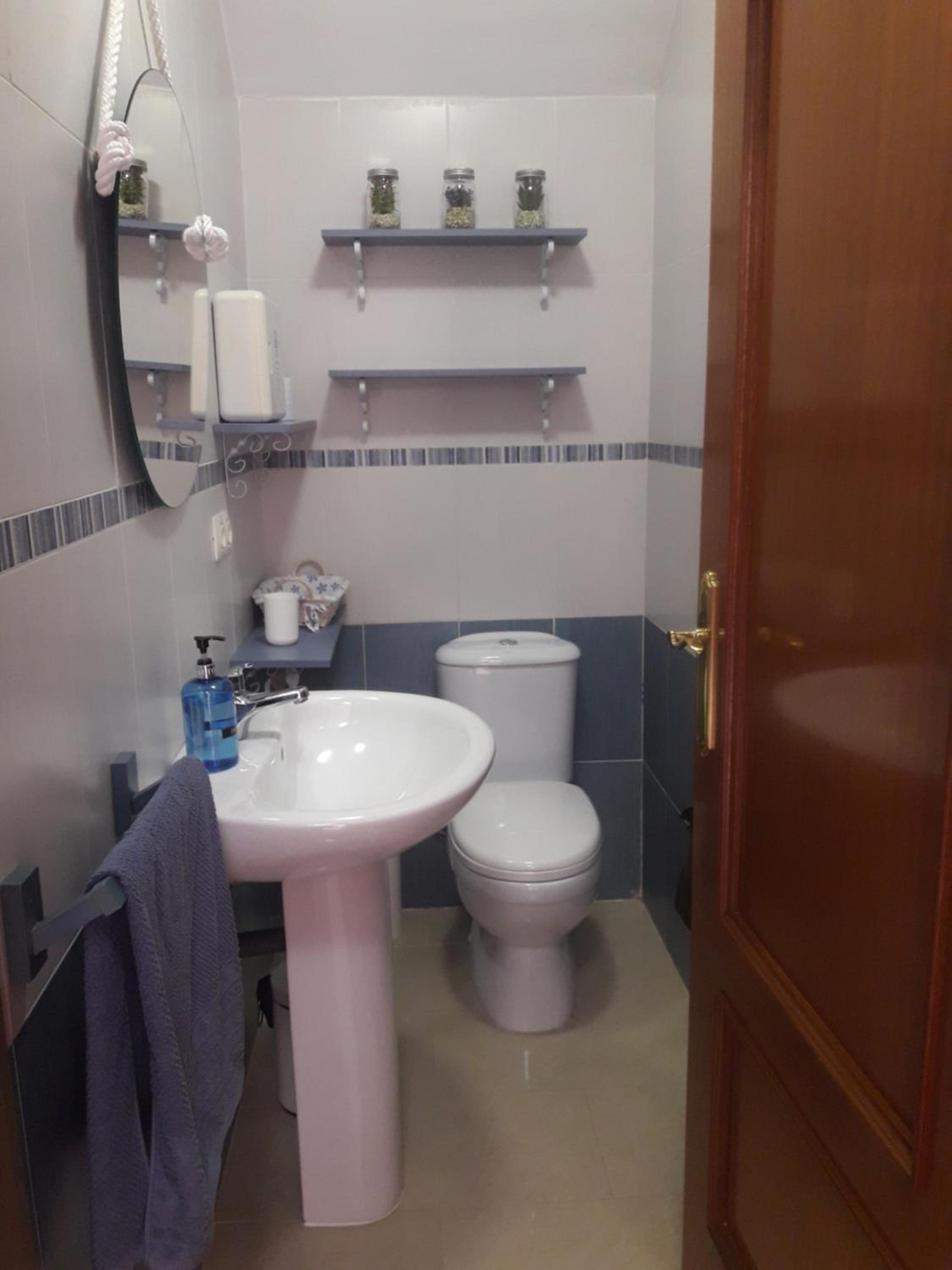 Three-Bedroom House photo 3